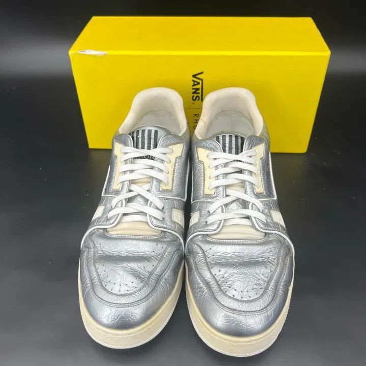 Louis Vuitton Metallic Low-Top Sneakers for Men -2508