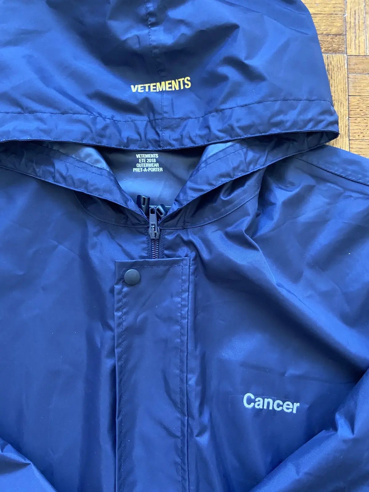 Vetements Vetements Cancer Raincoat Size US S / EU 44-46 / 1 - 1 Thumbnail