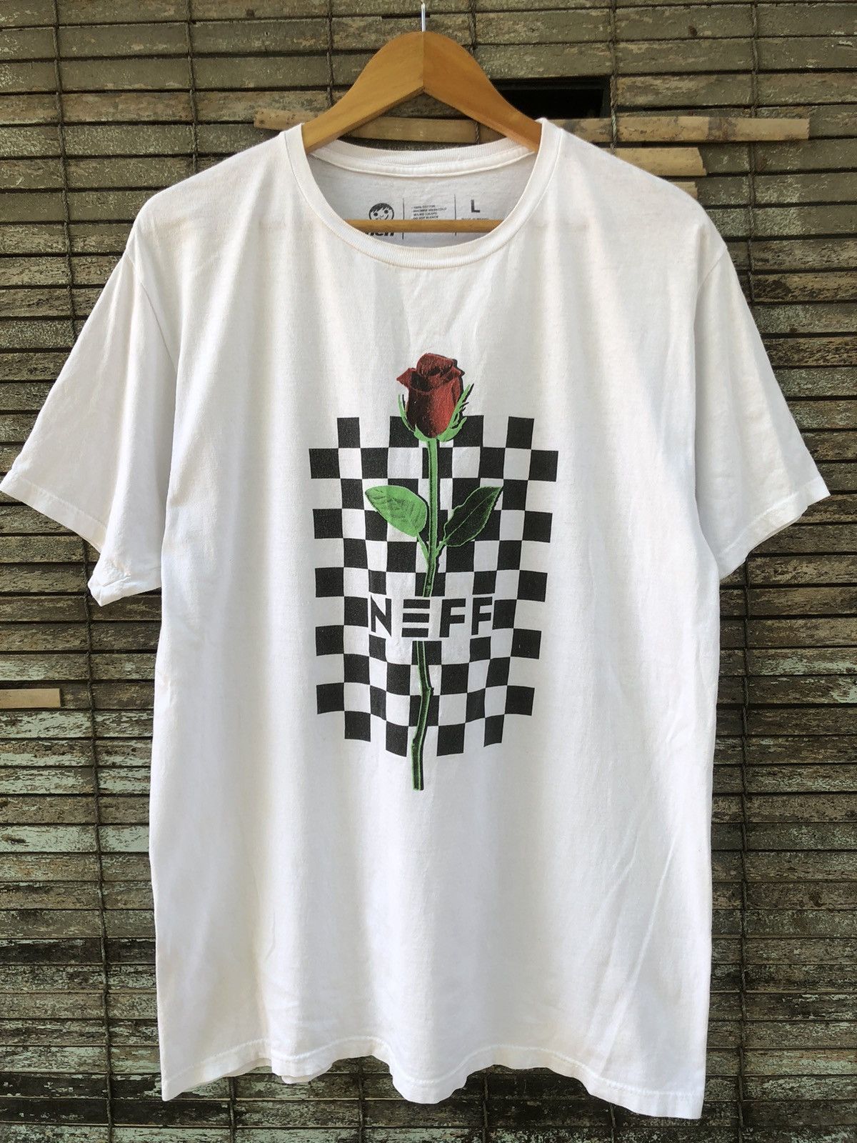 Japanese Brand 🔥RARE🔥Neff Roses Centre Logo Tshirts Size US L / EU 52-54 / 3 - 1 Thumbnail