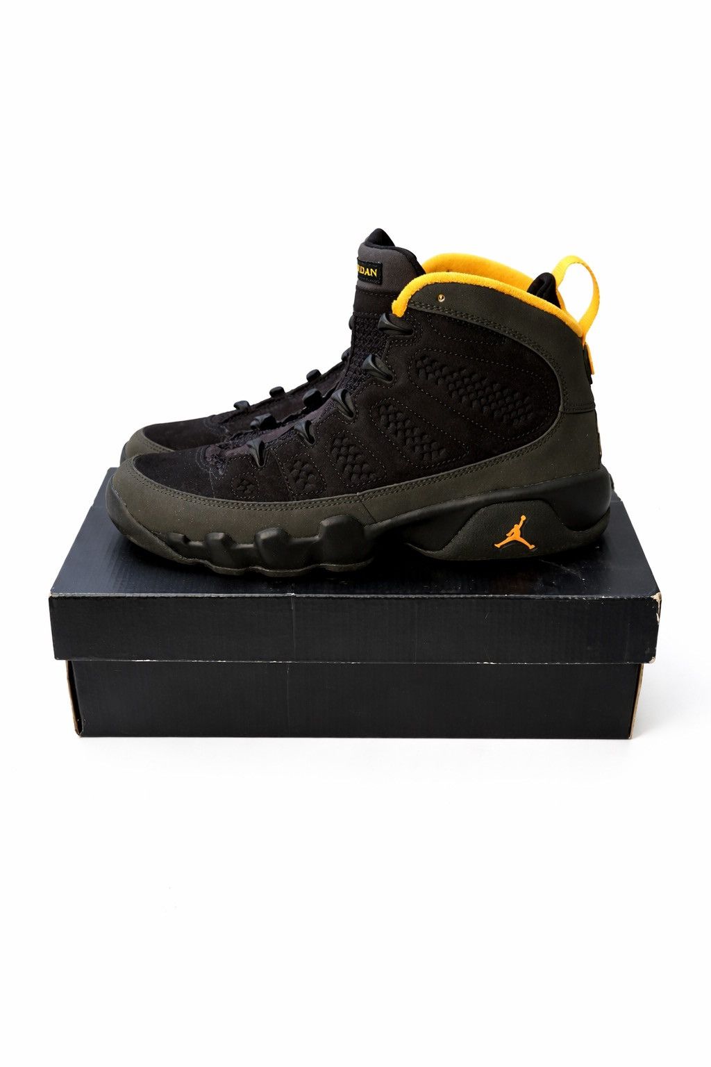 Jordan Brand Jordan 9 Retro University Gold (GS) Size US 7 / IT 37 - 1 Thumbnail