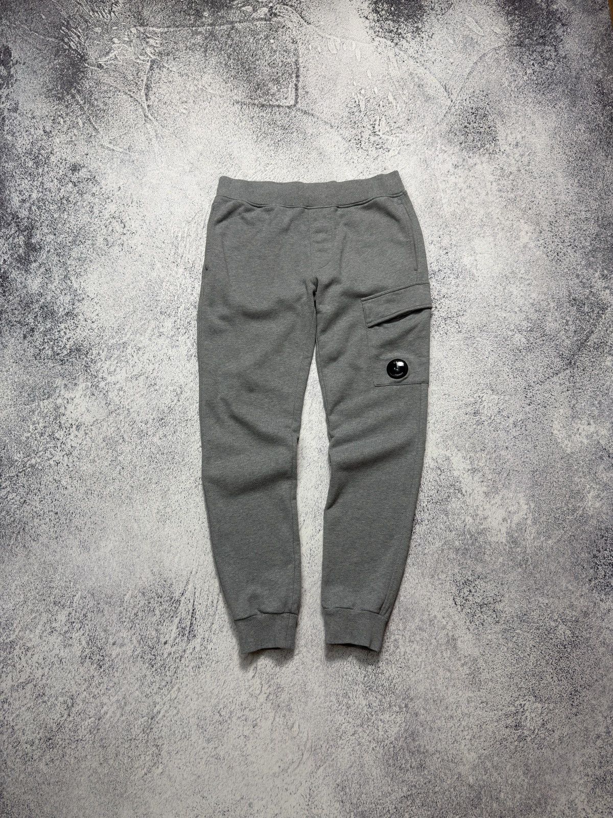 C.P. Company C.P. Company Diagonal Raised Fleece Cargo Grey Sweatpants Size US 32 / EU 48 - 1 Thumbnail
