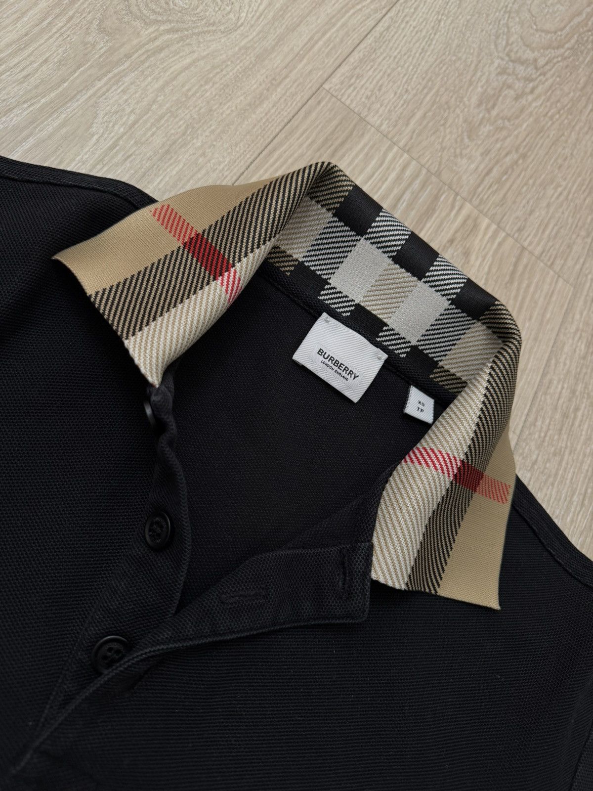 Burberry Burberry Tshirt Black Size US XS / EU 42 / 0 - 2 Thumbnail