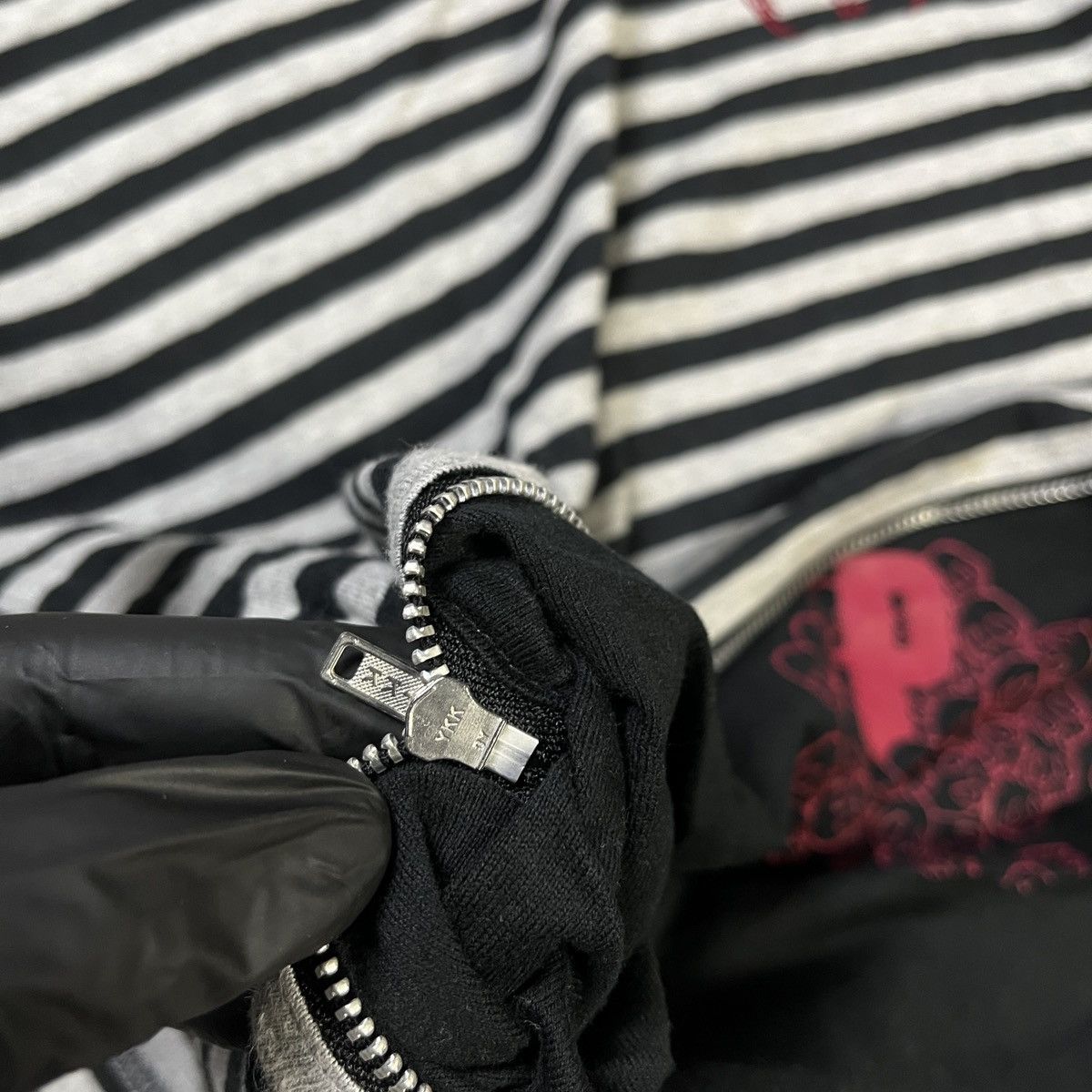 Japanese Brand PEACE NOW ARCHIVE STRIPED ZIP TOP Y2K GOTHIC GRUNGE JAPAN Size US M / EU 48-50 / 2 - 5 Thumbnail