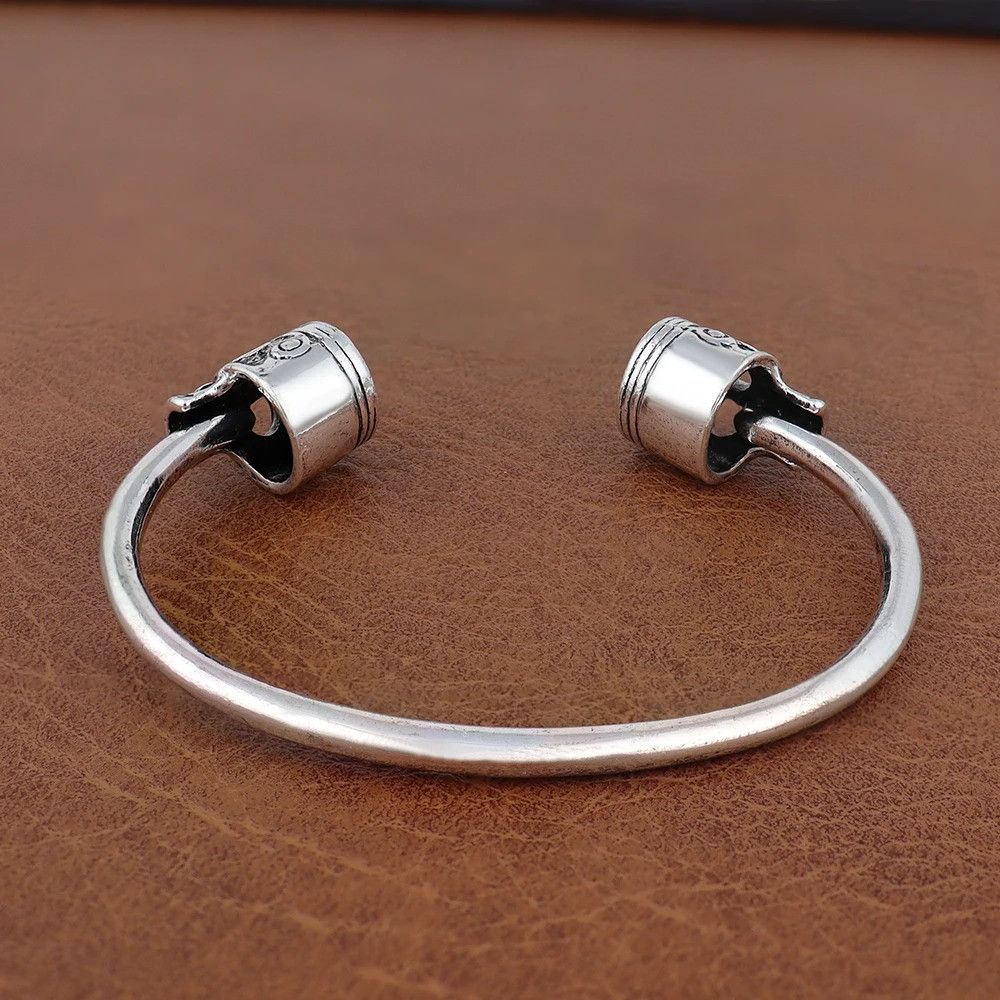 Jewelry Skull Head Twist Cuff Bracelet Size ONE SIZE - 5 Thumbnail