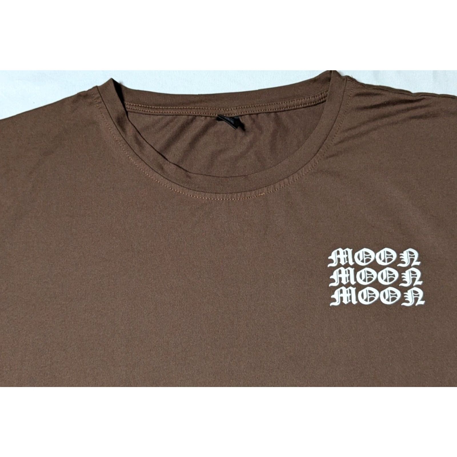 Vintage ROMWE Moon Moon Moon Men XL Brown Double-Sided T-Shirt EUC Crew Neck Short Sleeve Graphic Print Logo All Seasons Size US XL / EU 56 / 4 - 4 Thumbnail