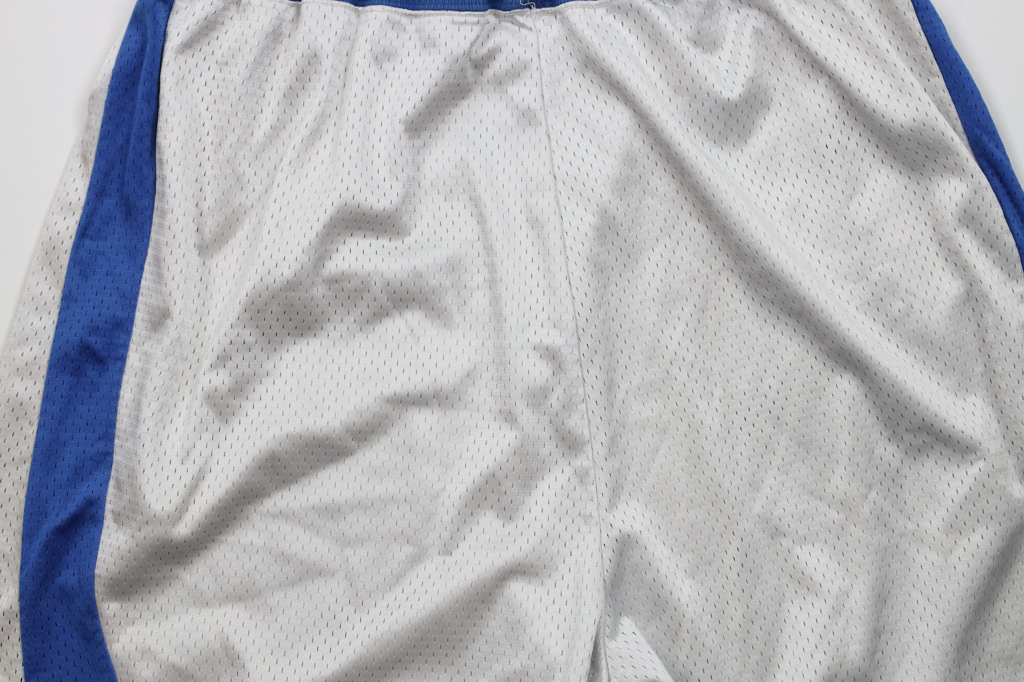 Vintage Vintage 80s 90s Streetwear Heavyweight Basketball Shorts Size US 32 / EU 48 - 13 Thumbnail