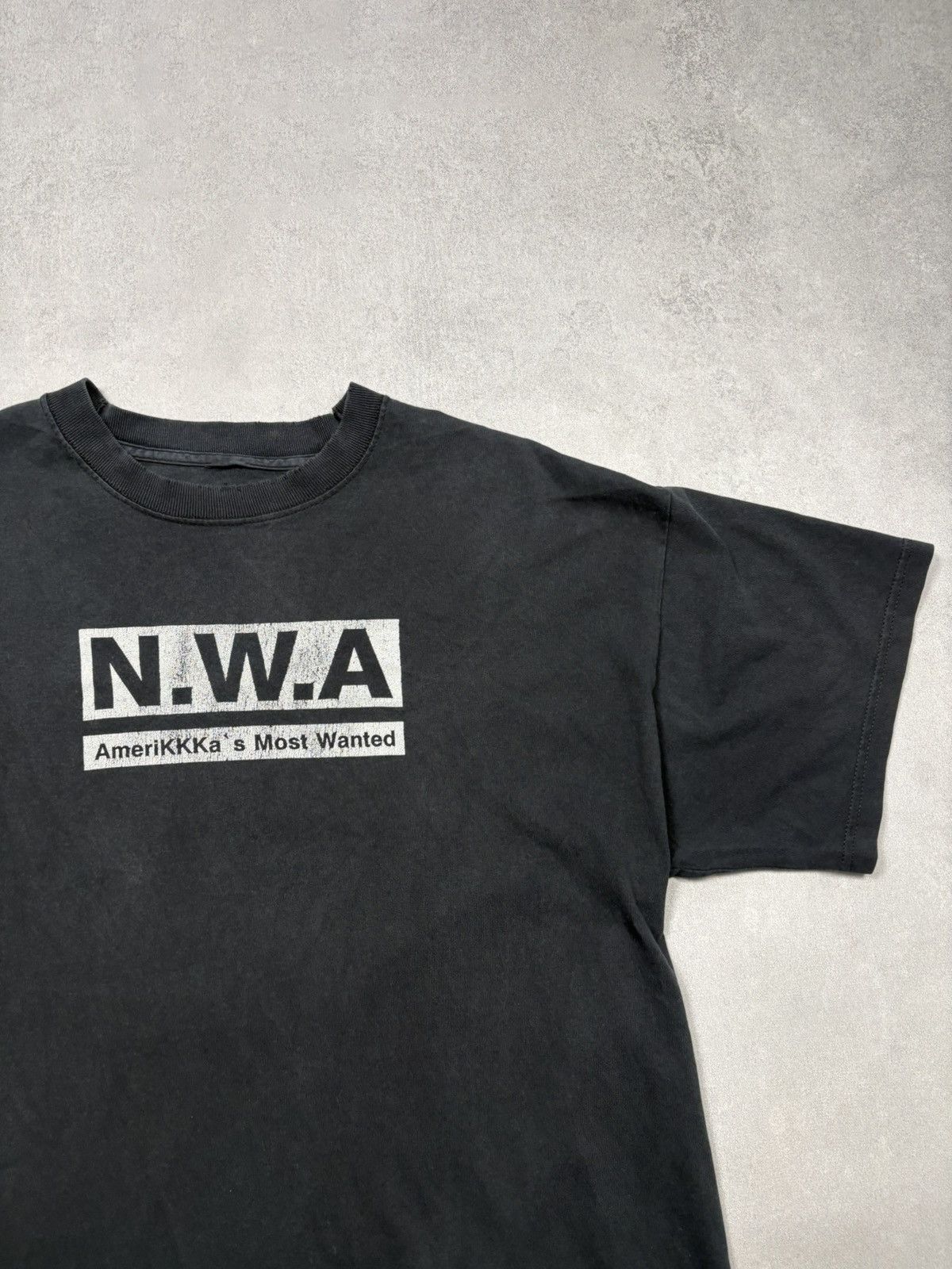 Band Tees Vintage 90s NWA AmeriKKKa’s Most Wanted EAZY-E Rap T Shirt Size US XL / EU 56 / 4 - 2 Thumbnail