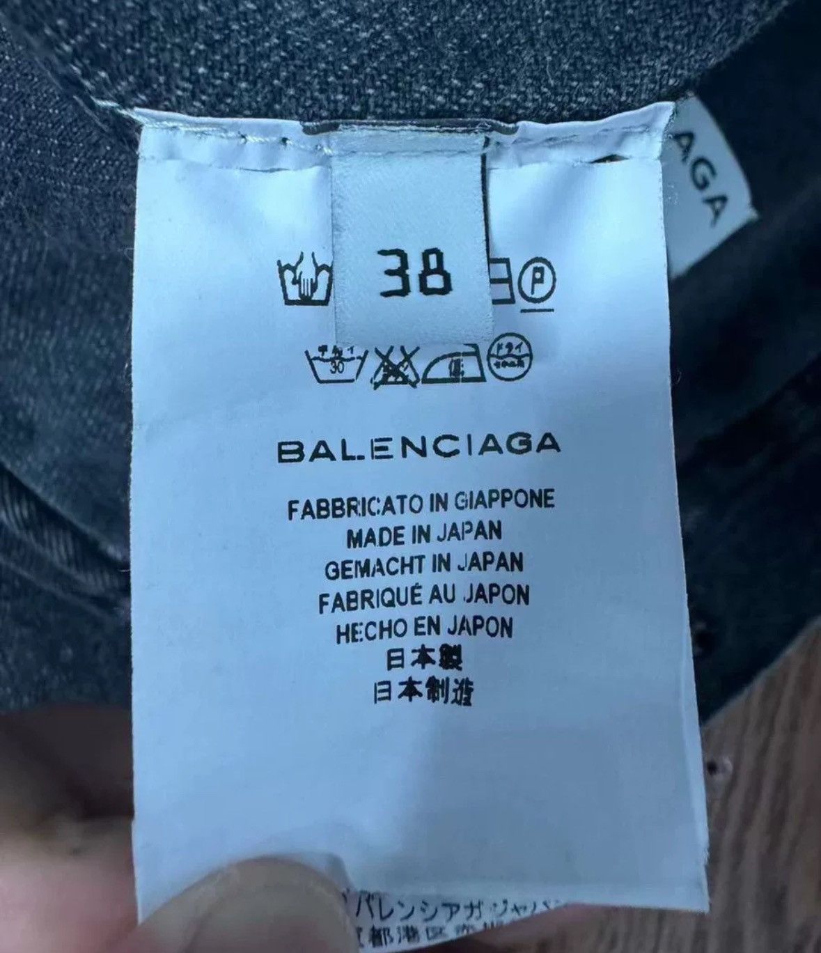 Balenciaga Balenciaga back logo denim jacket2412-Nextarrow Size US S / EU 44-46 / 1 - 5 Thumbnail