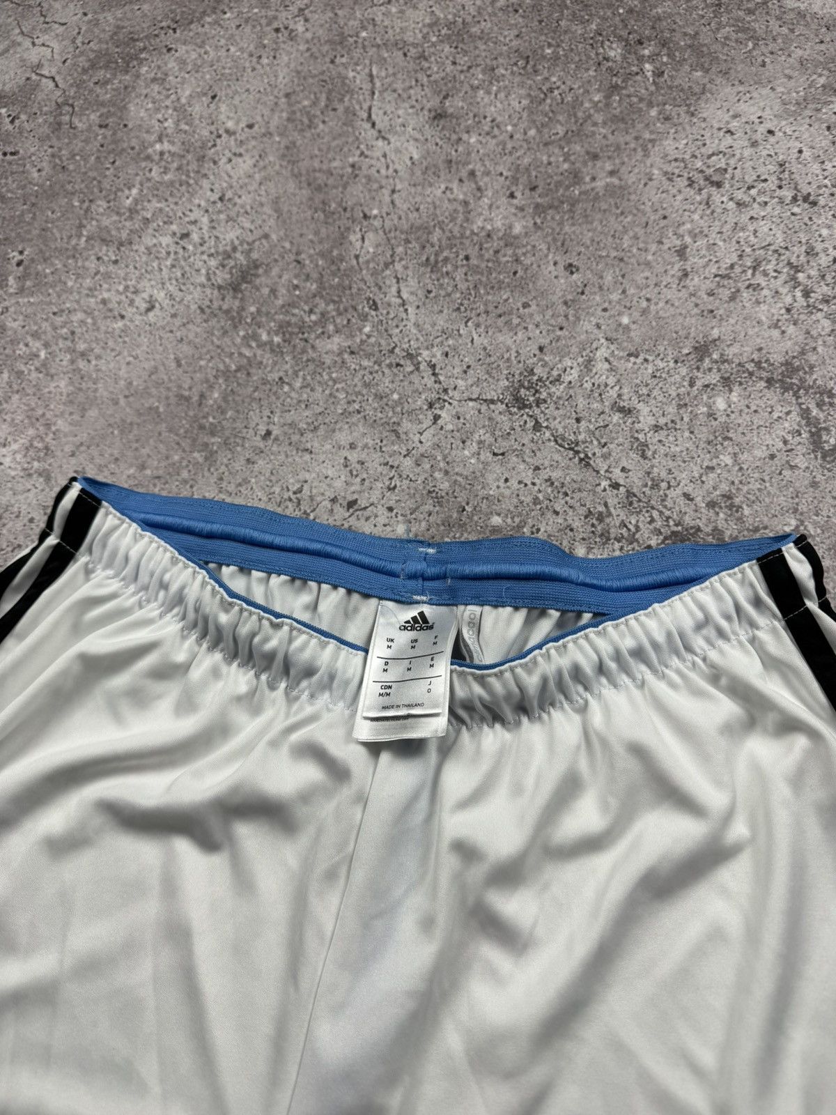 Adidas Vintage adidas Argentina soccer shorts size M Size US 32 / EU 48 - 3 Thumbnail