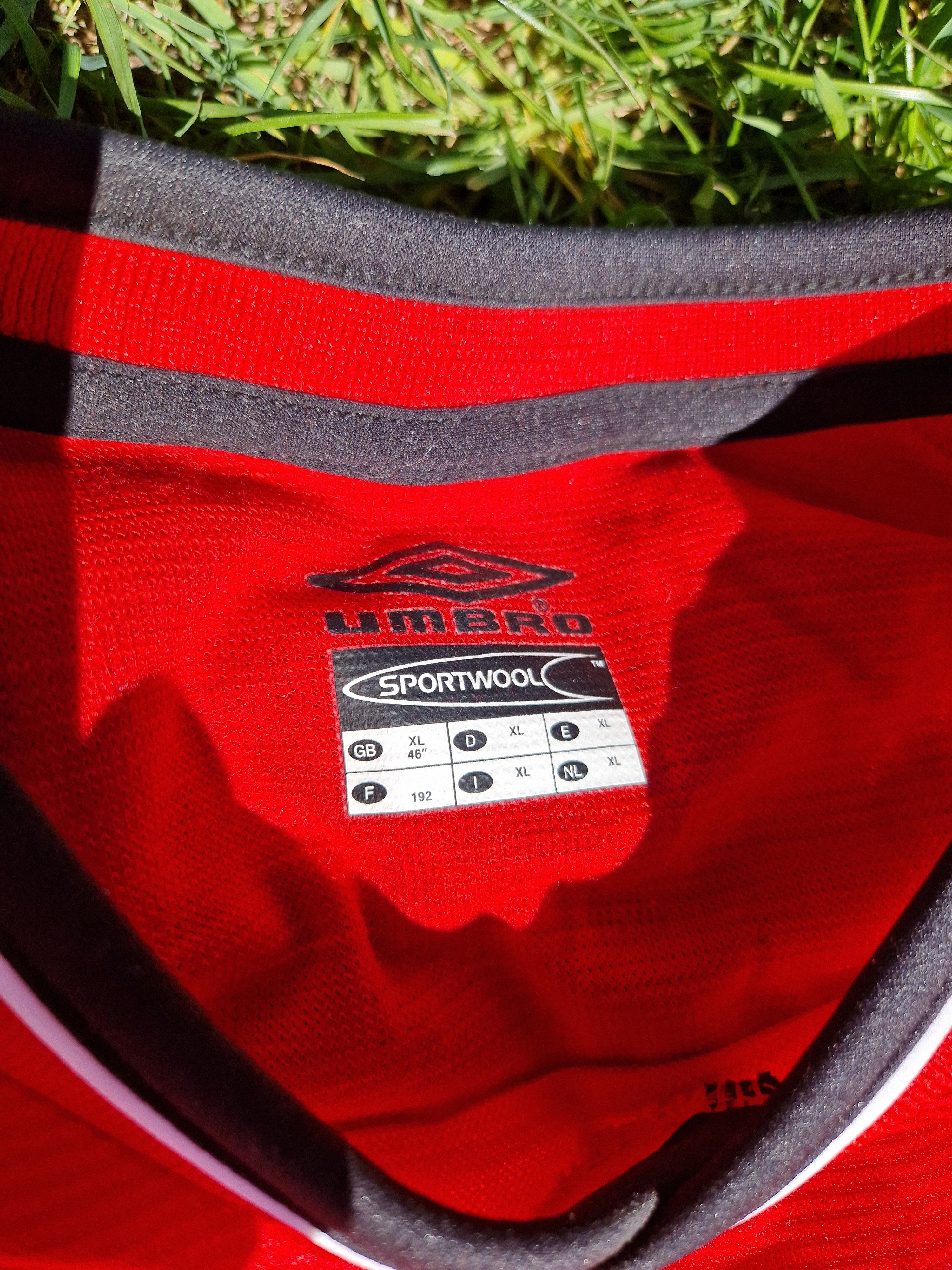 Umbro Manchester United 2000–02 Home Jersey Umbro Vodafone Size US XL / EU 56 / 4 - 8 Thumbnail
