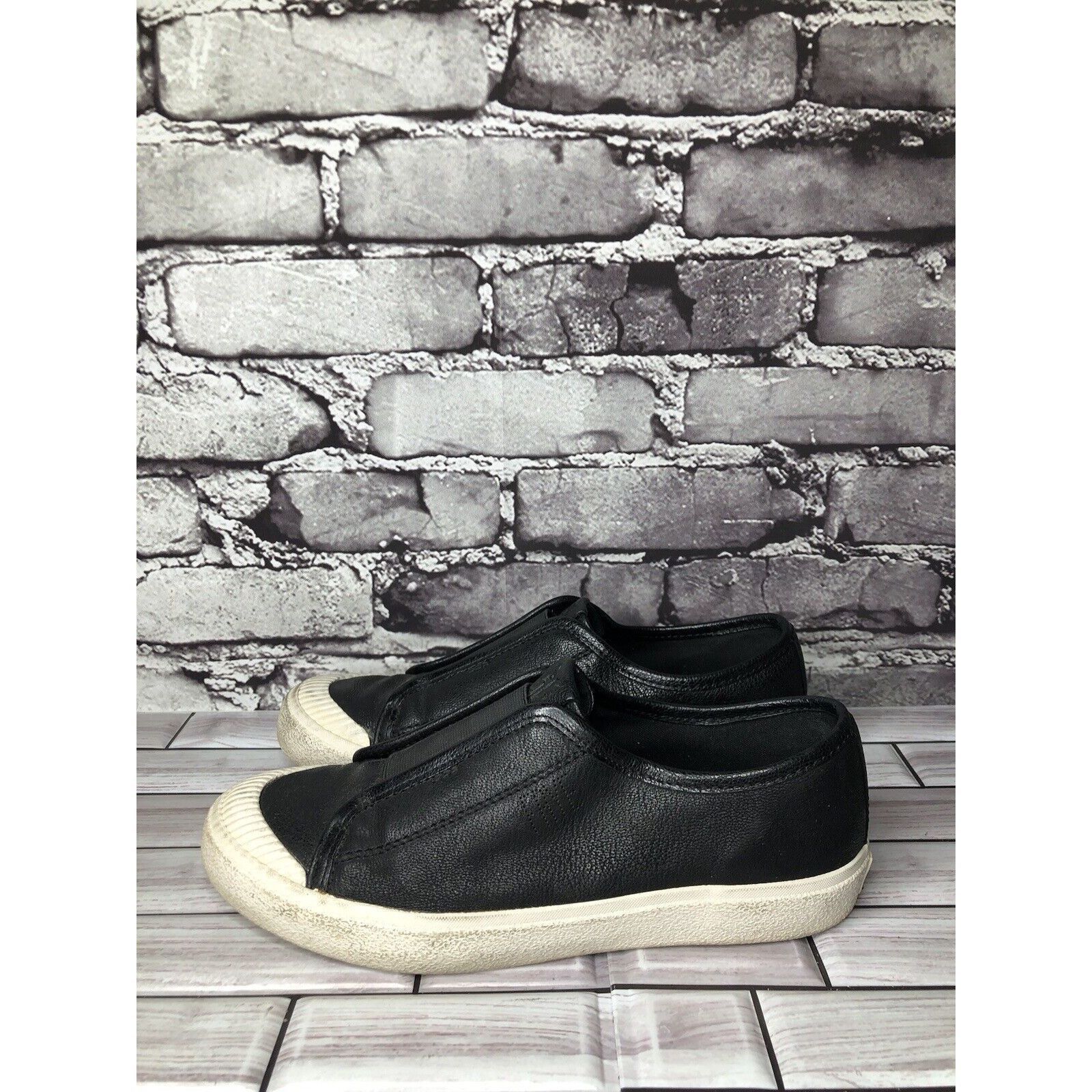 Frye Frye Black Leather Slip On Comfort Casual Sneakers Shoes Wom Size US 7 / IT 37 - 21 Thumbnail