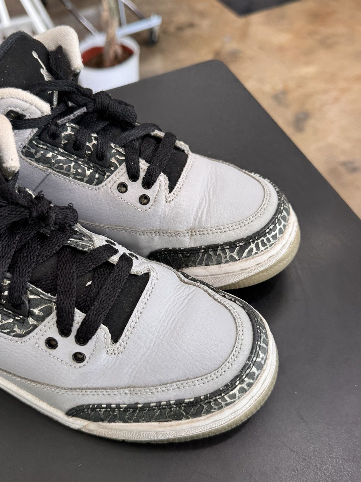 Jordan Brand Air Jordan 3 Wolf Grey Size 6.5Y (2014) Size US 6.5 / EU 39-40 - 7 Thumbnail