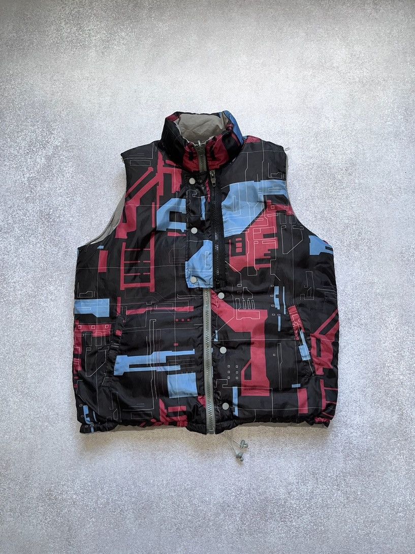 C2H4 C2H4 Reversible On Carbon Gorpcore Puffer Vest Rare Y2K Size US L / EU 52-54 / 3 - 2 Thumbnail