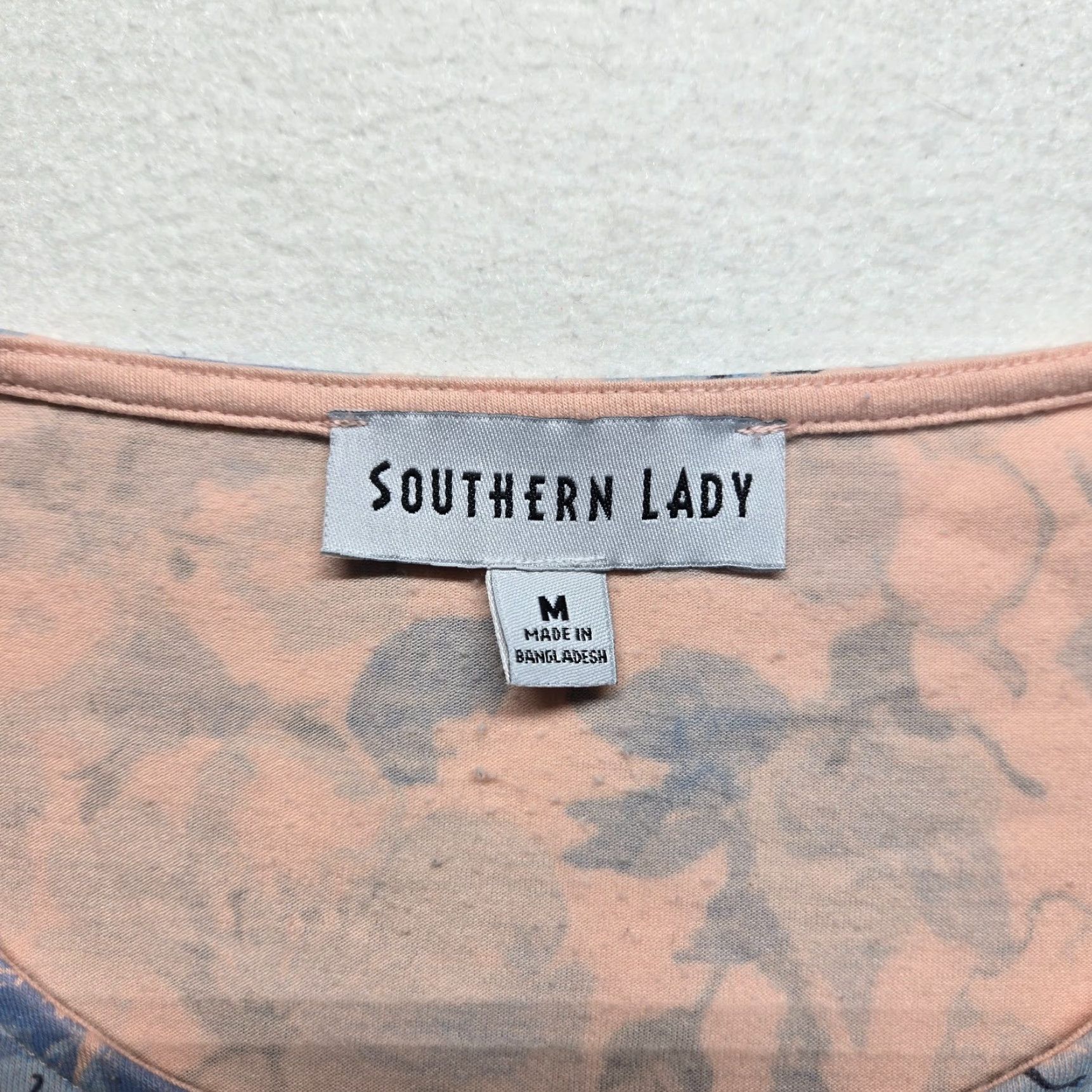 Vintage Southern Lady Shirt M Pink Blue Floral All Over Tee T-Shirt Casual V Neck Size M / US 6-8 / IT 42-44 - 2 Thumbnail