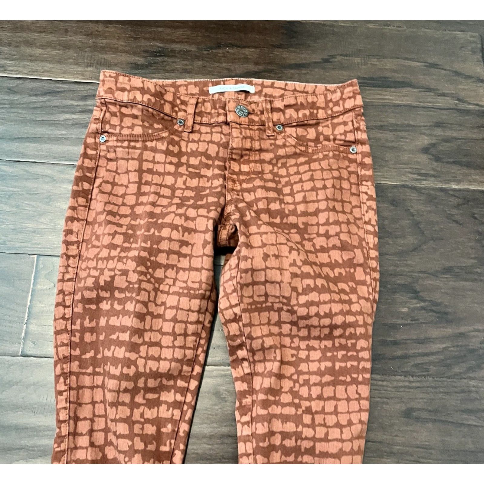 Crocs Rich & Skinny Marilyn Croc Print Skinny Jeans Size 25 Womens Jeans Skinny 30in Multicolor Colorful 25 in inseam 30 in Department Women Size 42" / US 20 - 3 Thumbnail