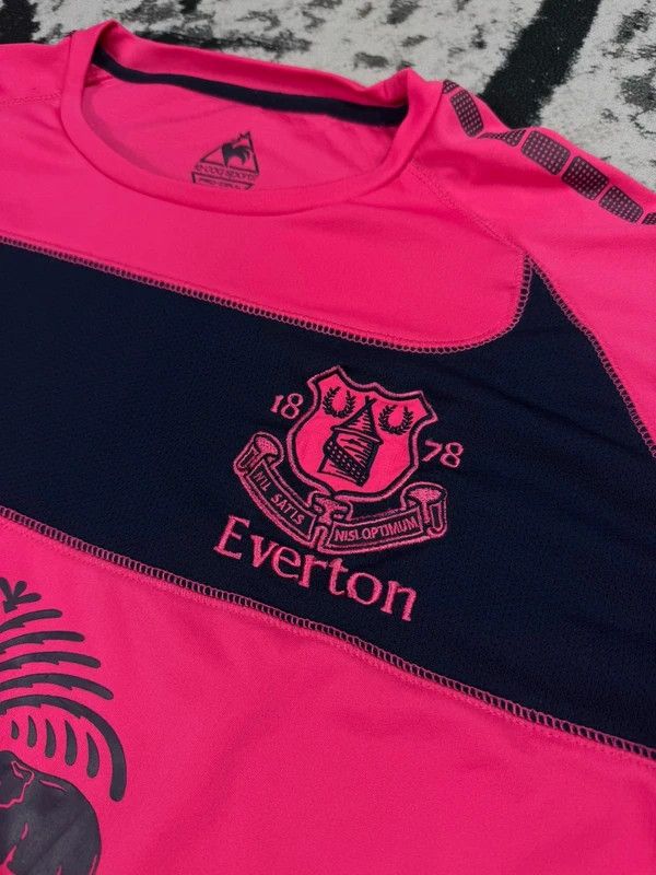 Sportif Vintage Le Coq Sportif Everton XL football shirt pink Size US XL / EU 56 / 4 - 4 Thumbnail