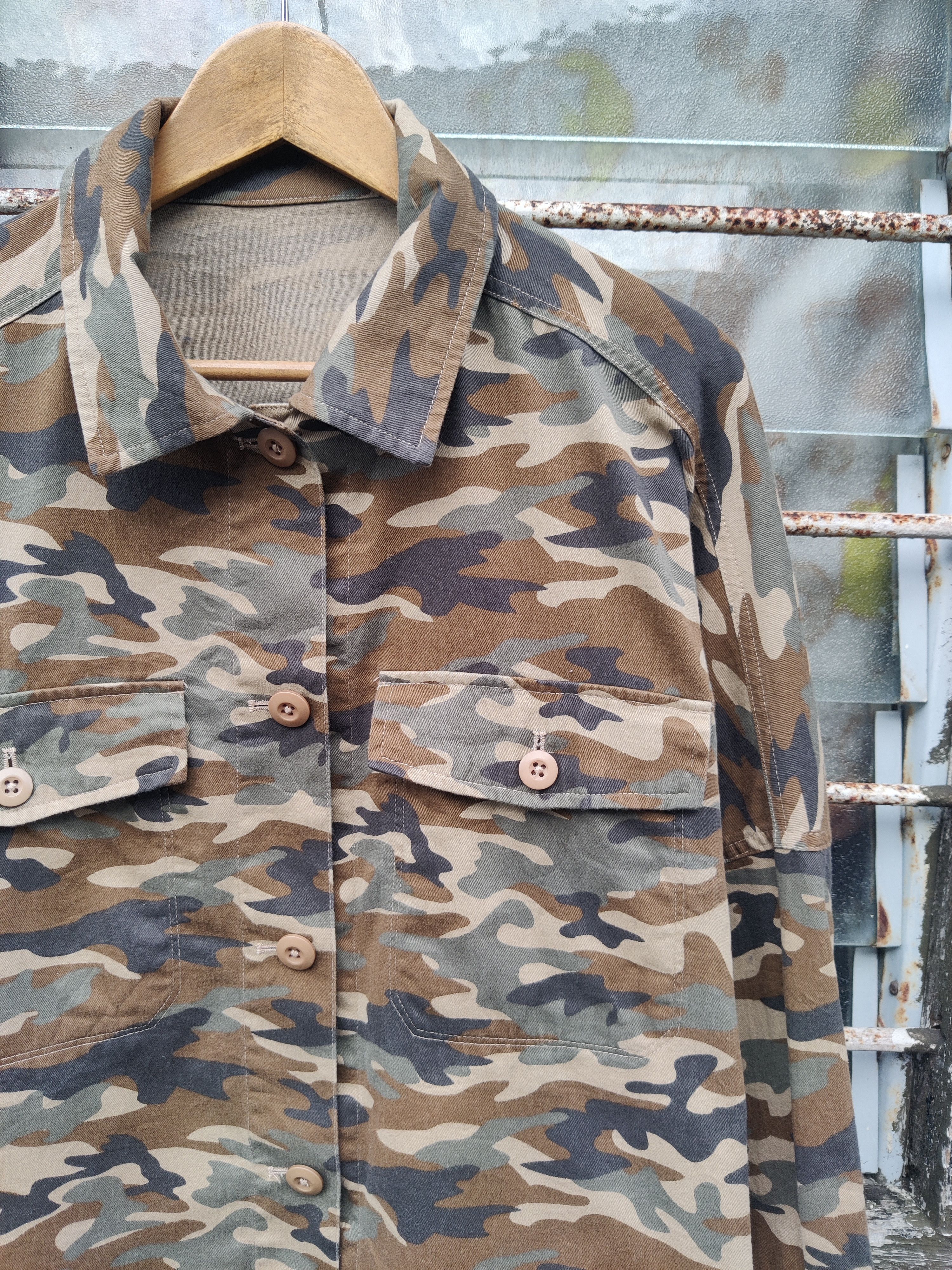 GU Vintage GU Military Camouflage Oversize Crop Shirt Size L / US 10 / IT 46 - 3 Thumbnail