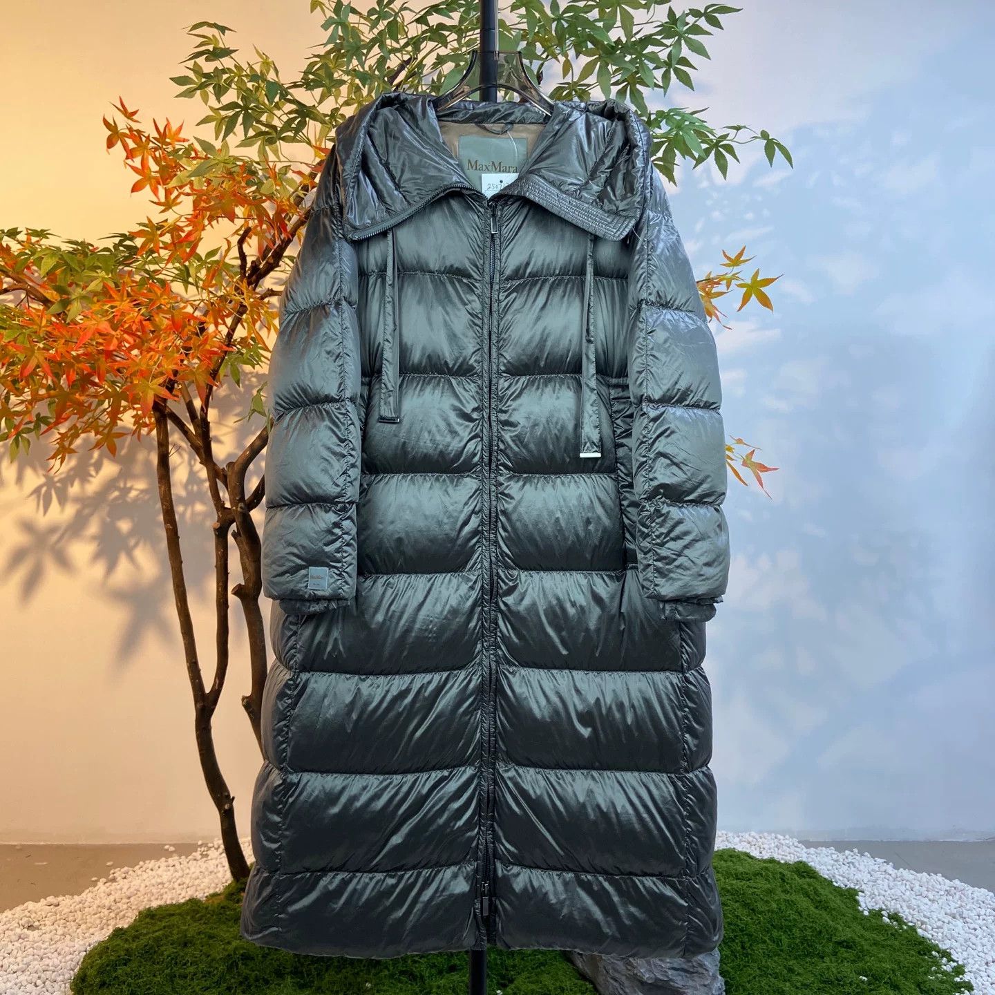 Max Mara maxmara black hooded down coat size 36 Size US S / EU 44-46 / 1 - 1 Thumbnail