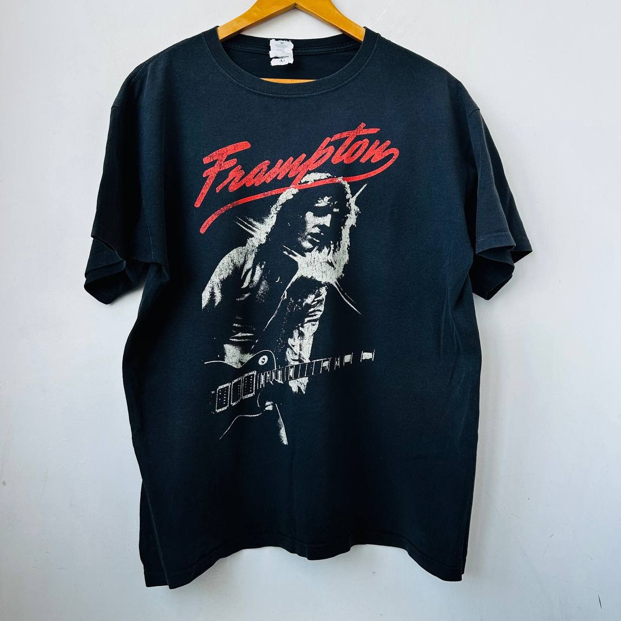 Band Tees Frampton comes alive 35 tshirt #242 Size US L / EU 52-54 / 3 - 1 Thumbnail