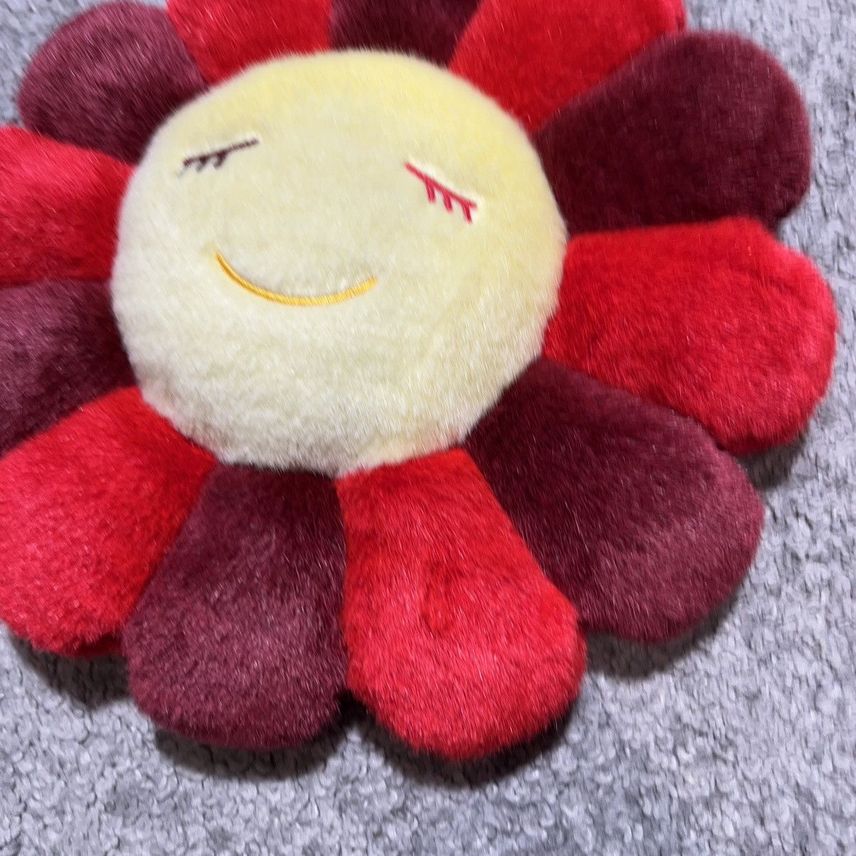 Takashi Murakami Takashi Murakami 30cm red flower cushion pillow Size ONE SIZE - 7 Thumbnail