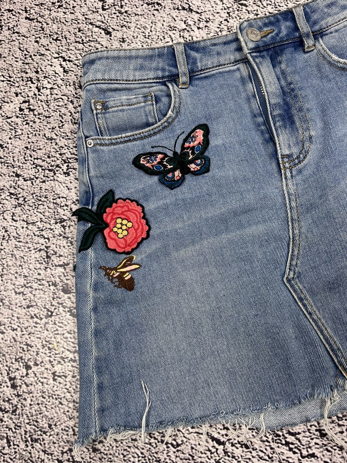 Miss Sixty Vintage Miss Sixty Embroidered floral mini skirt size XS Size 26" / US 2 / IT 38 - 2 Thumbnail