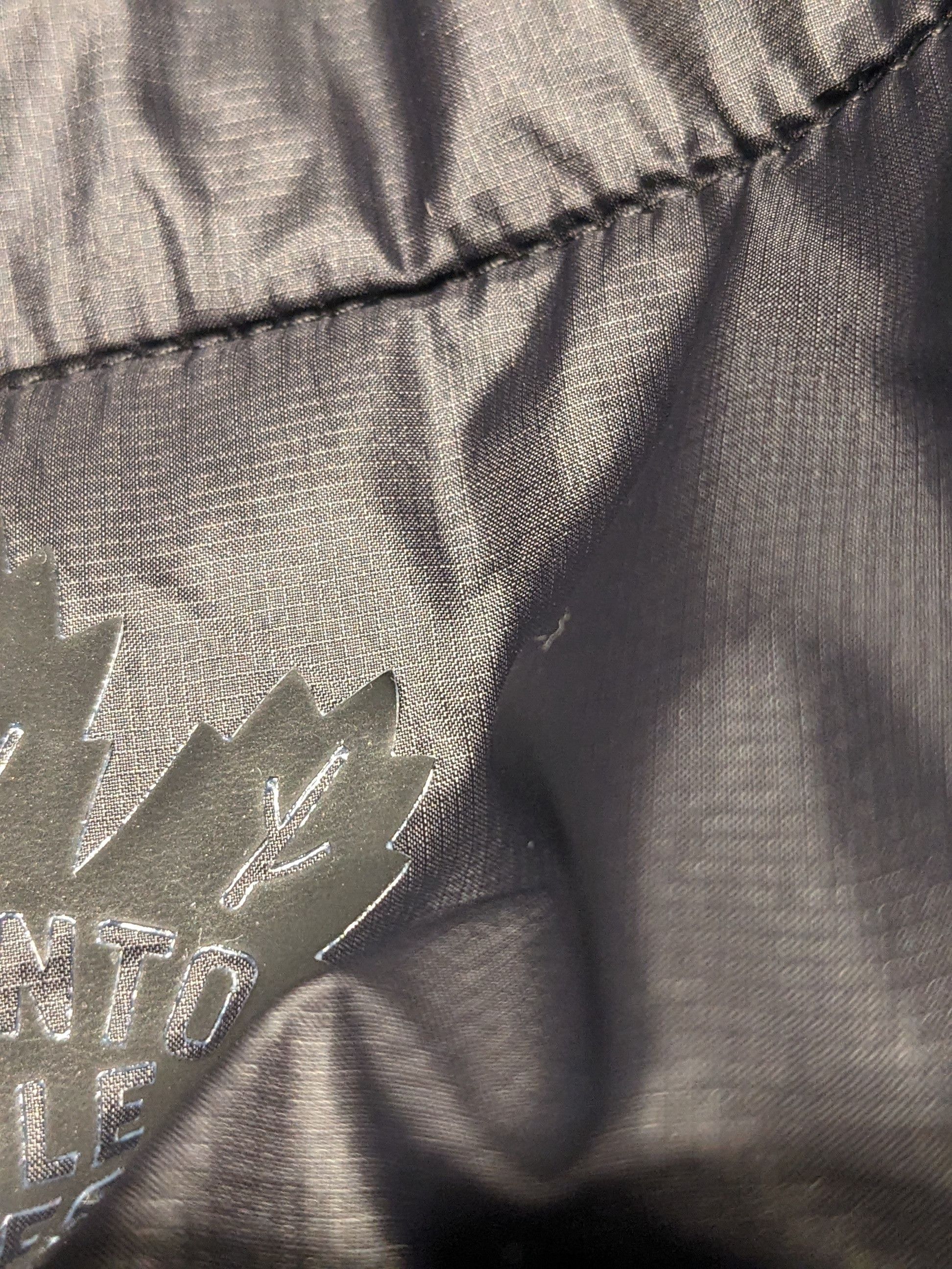Lululemon Lululemon Maple Leafs Insulated Bomber Jacket mens XXL Size US XXL / EU 58 / 5 - 4 Thumbnail