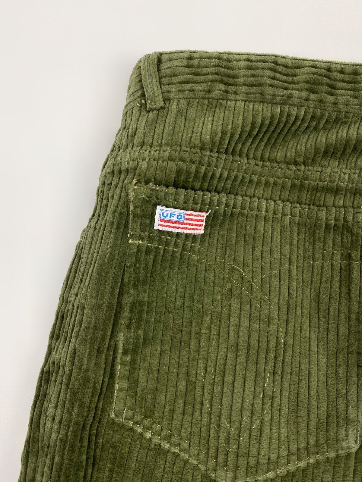 Vintage 1970’s Vintage UFO Green Jumbo Corduroy Pants Size US 33 - 12 Thumbnail