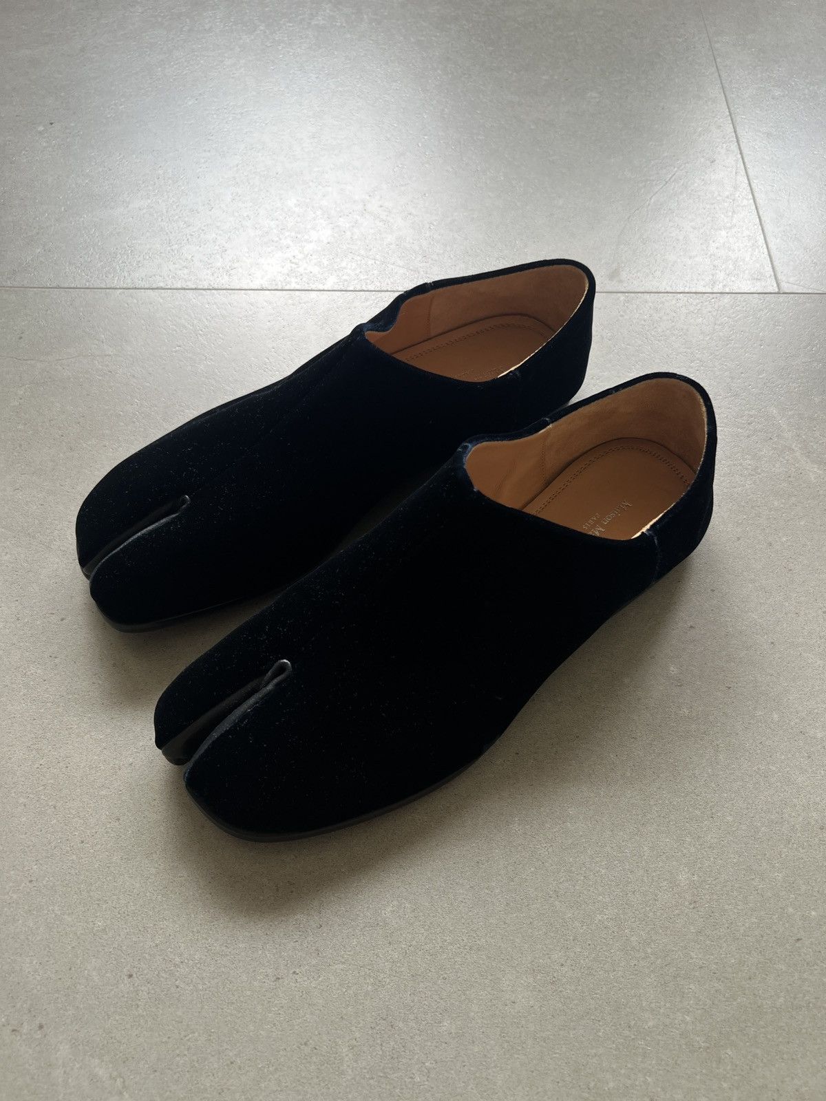 Maison Margiela BRAND NEW AW19 Maison Margiela Velvet Babouche Tabi Flats Size US 7.5 / EU 40-41 - 6 Thumbnail
