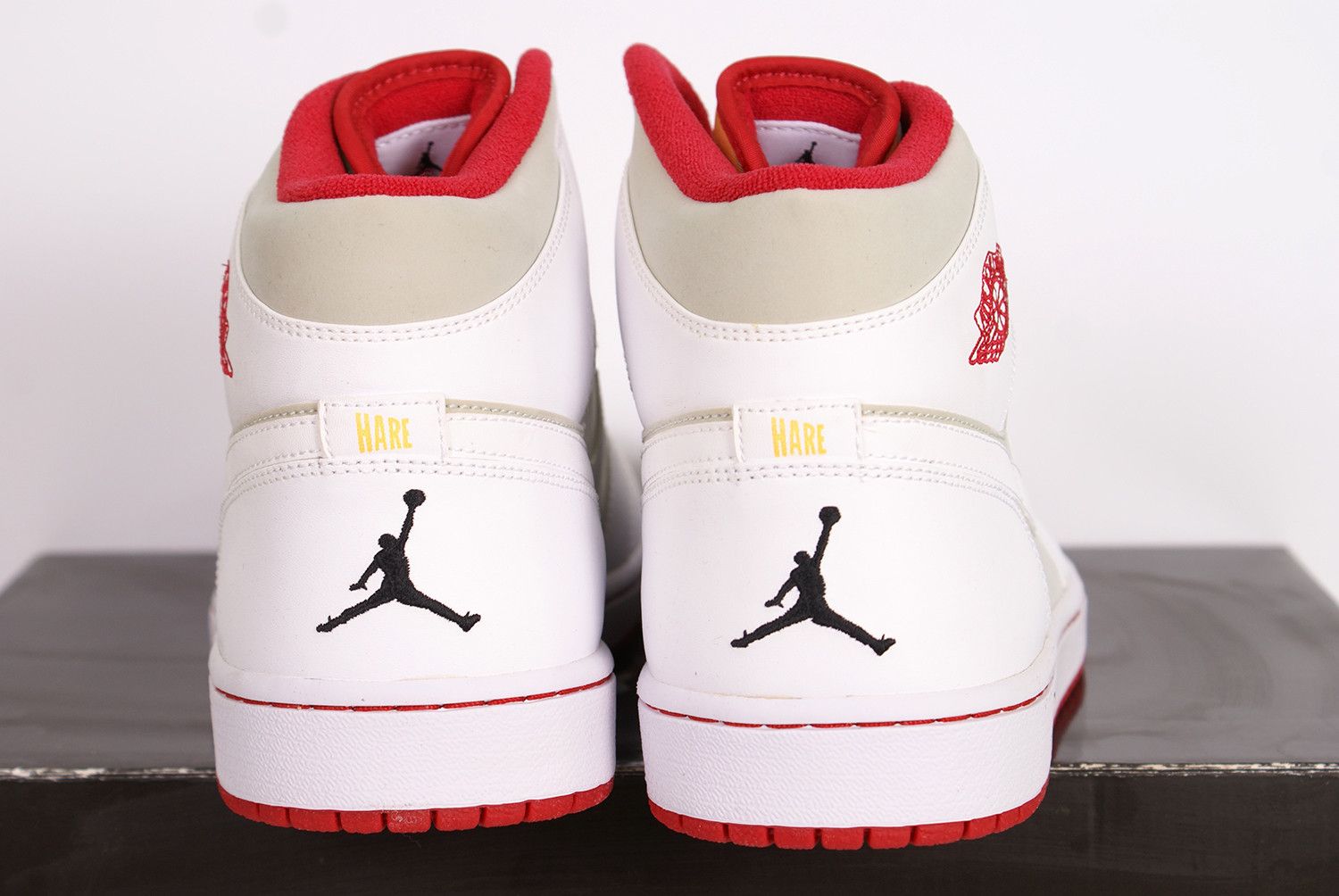Jordan Brand 2009 Nike Air Jordan 1 Retro HARE BUGS BUNNY 374454 011 Size US 12 / EU 45 - 6 Thumbnail