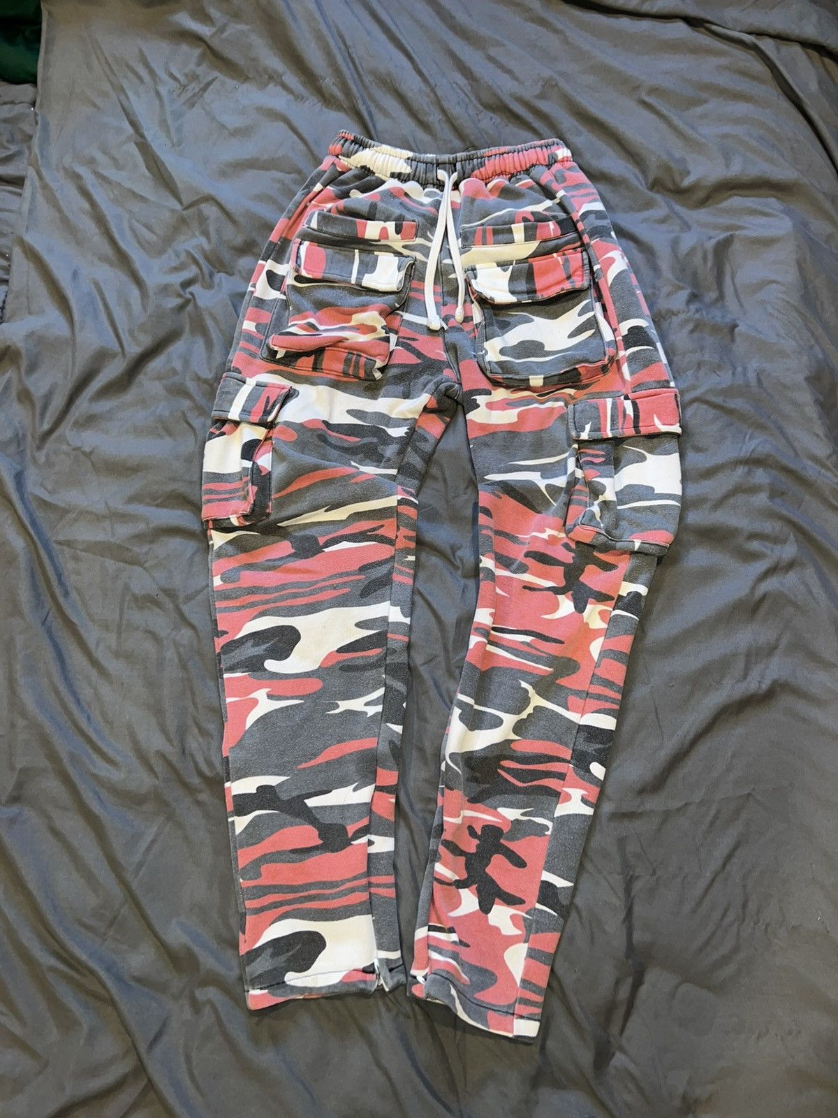 Other Hollywood Hunna Cargo Sweatpants Size US 33 - 1 Thumbnail