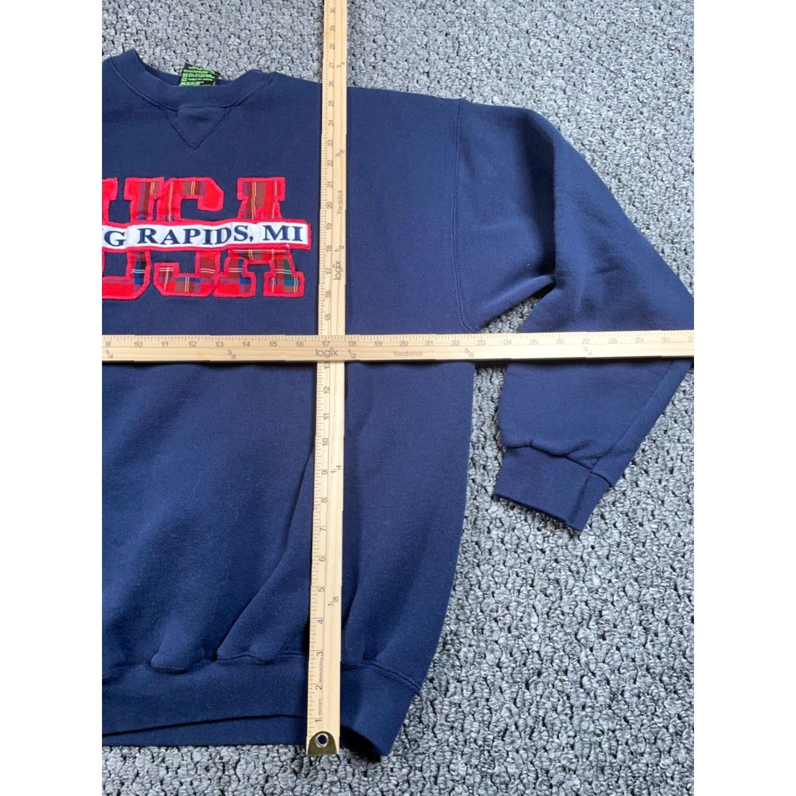 Vintage VINTAGE VTG Big Rapids Michigan Embroidered Sweatshirt Adult XL Dark Blue 50-50 Blend Mens Pullover 90s City Retro Size US XL / EU 56 / 4 - 5 Thumbnail