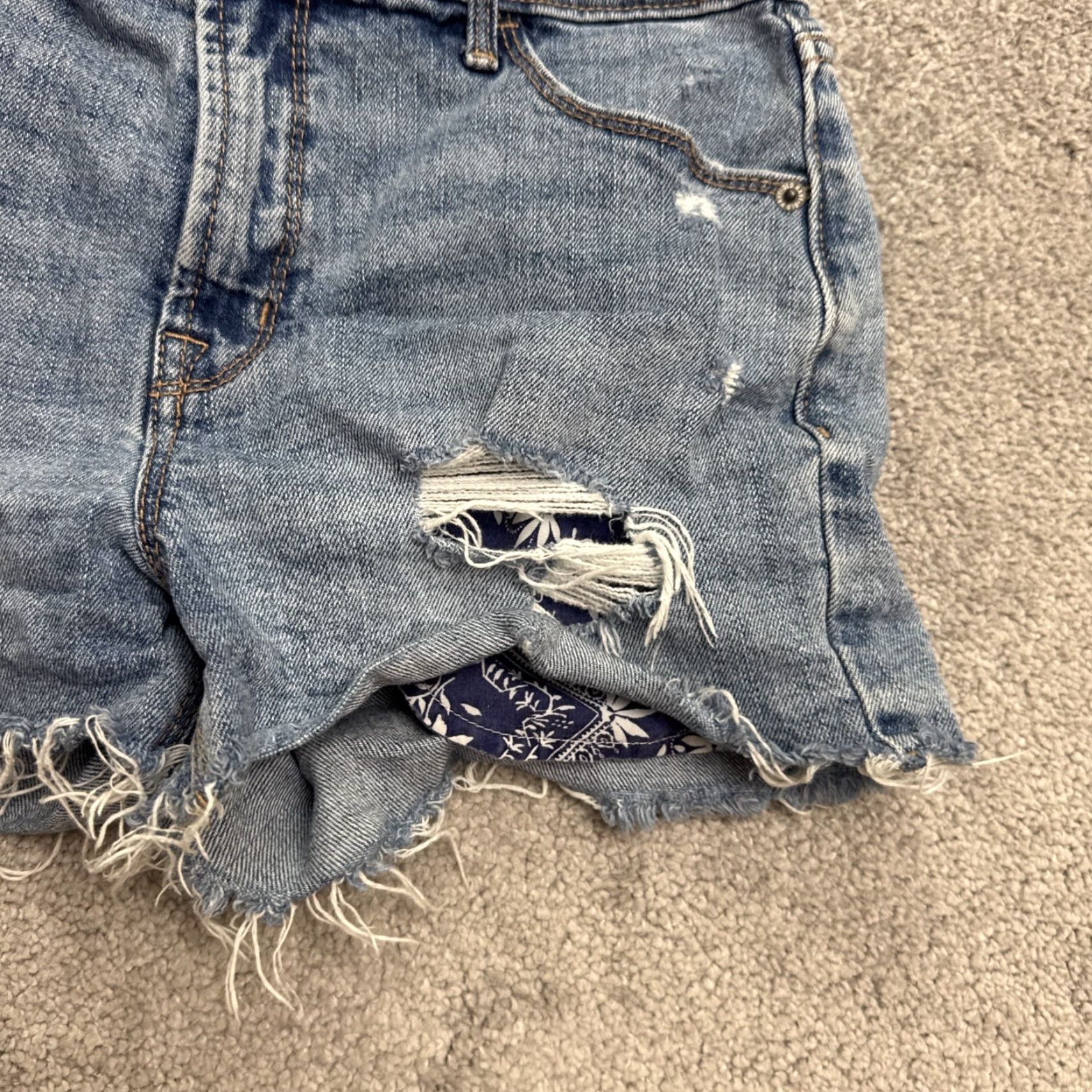 Old Navy VINTAGE Old Navy Mandy Denim Shorts Women 0 Blue Mid Rise Casual Cut-Off Streetwear Size 25" / US 0 / IT 36 - 5 Thumbnail
