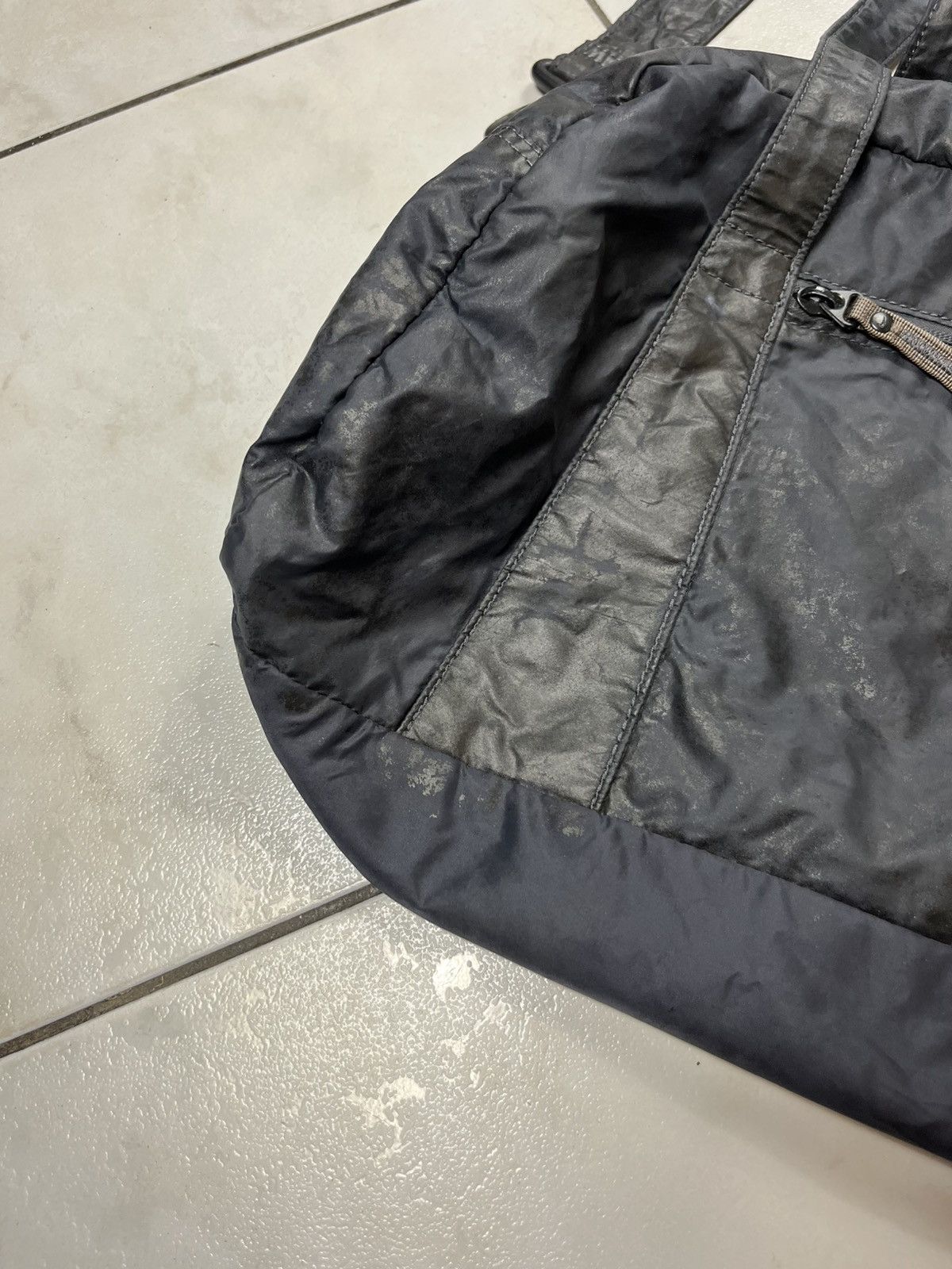 Nike × Vintage Vintage Nike y2k sport gym bag small travel crossbody swoosh Size ONE SIZE - 7 Thumbnail