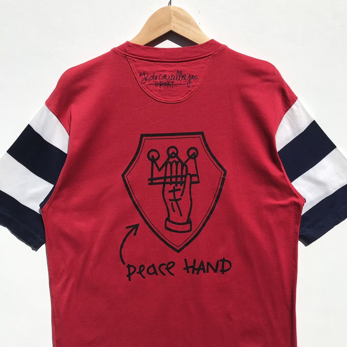 Jean Charles De Castelbajac × Vintage Vintage Jean Charles De Castelbajac Peace Hand Tee Size US M / EU 48-50 / 2 - 6 Thumbnail