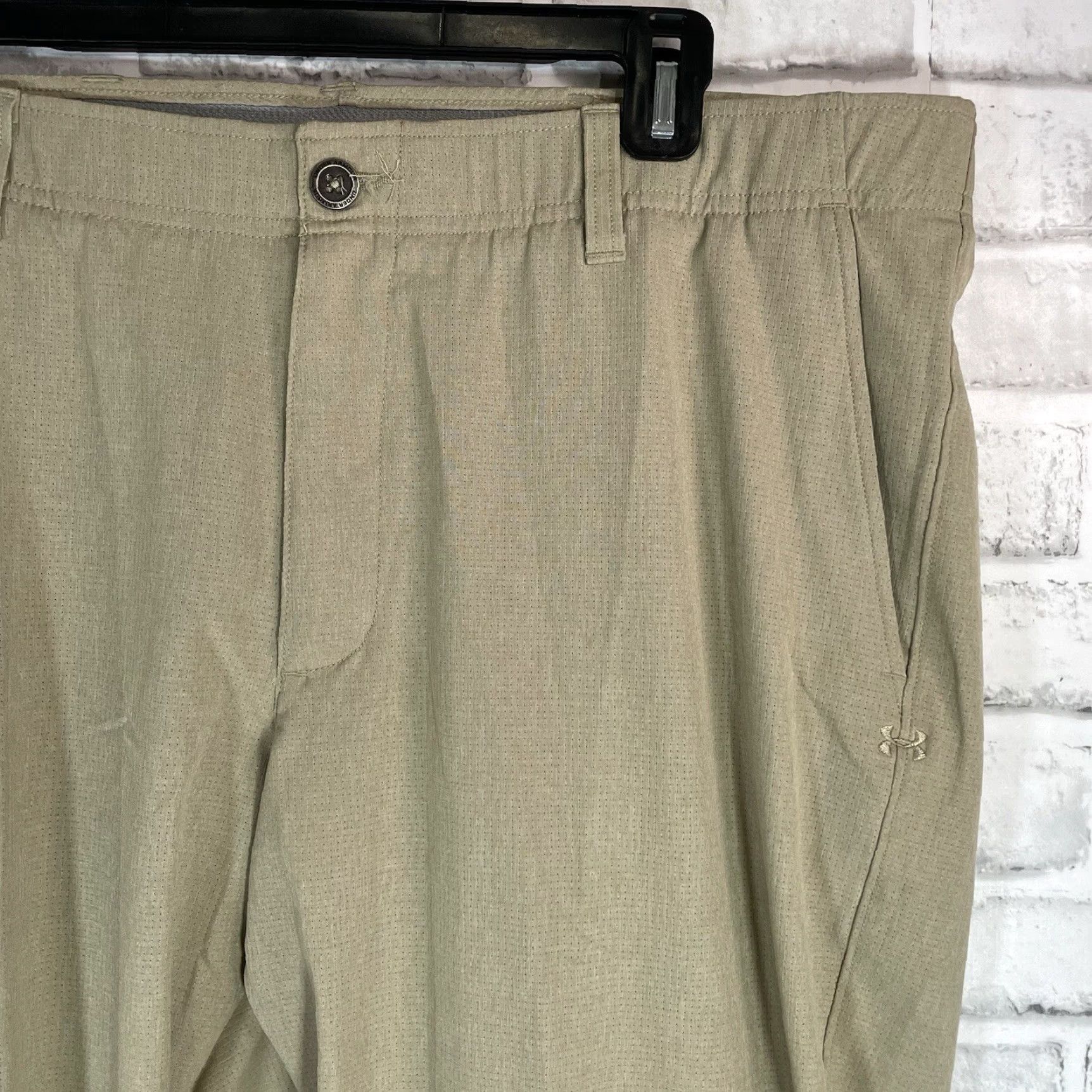 Under Armour Under Armour Pants Athletic Mens 40x32 Beige Polyester Casual Chino Style Size US 40 / EU 56 - 2 Thumbnail