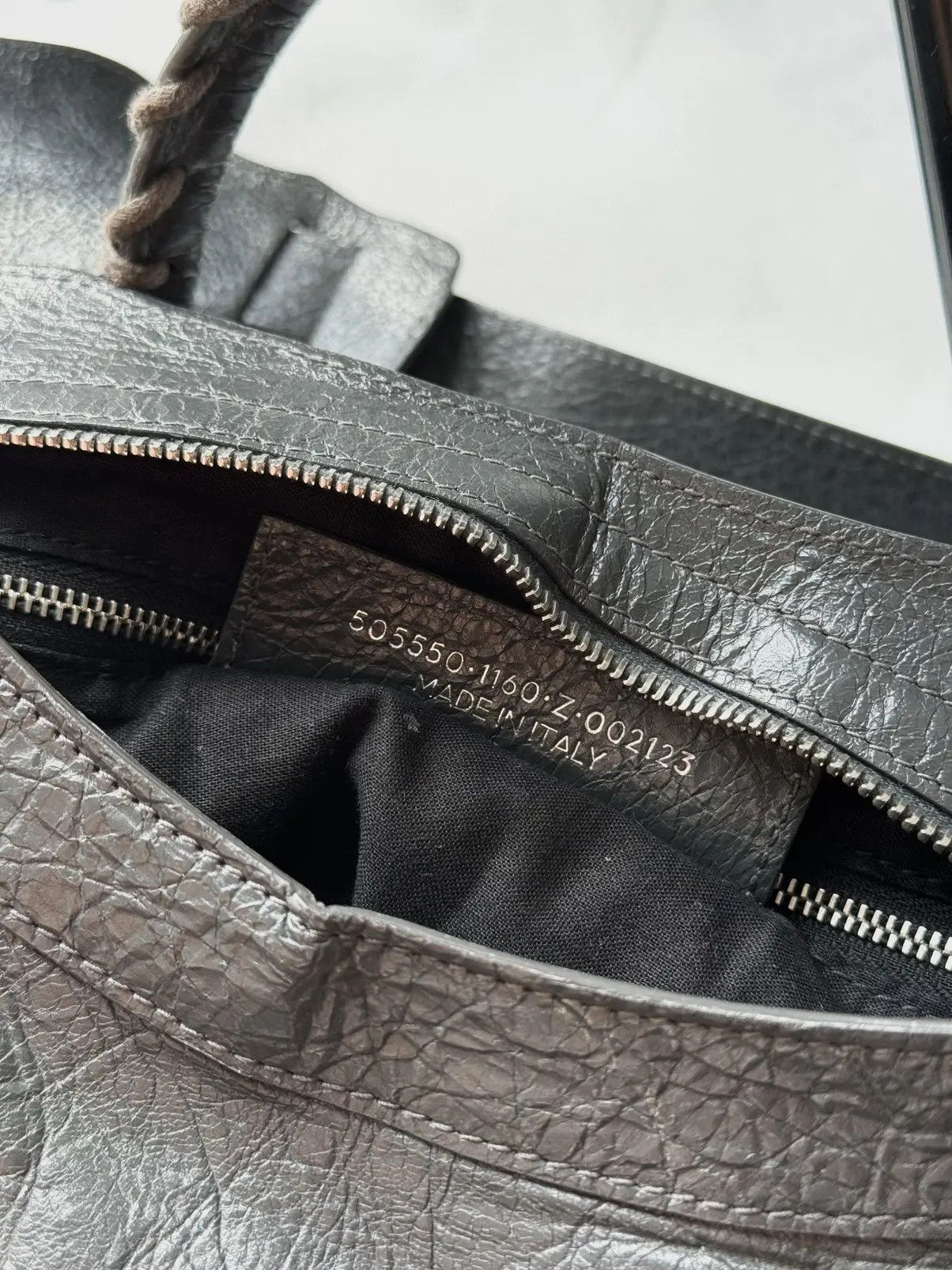 Balenciaga Vintage Balenciaga 00s City Bag Distressed Leather Handbag Size ONE SIZE - 10 Thumbnail