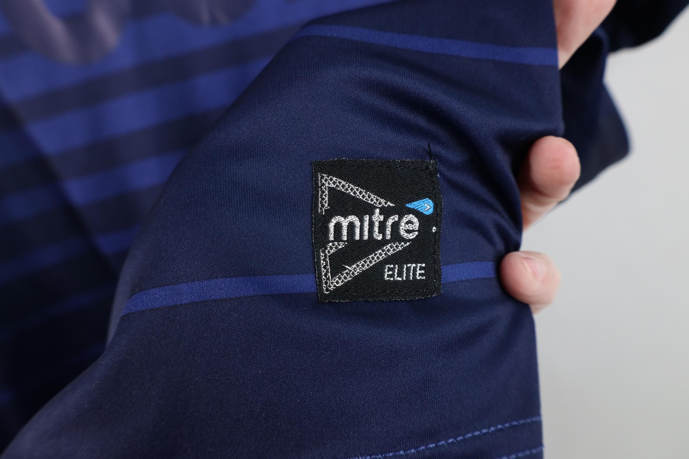 Vintage Vintage Y2K Mitre USA Striped Soccer Jersey Blue Football Size US S / EU 44-46 / 1 - 5 Thumbnail