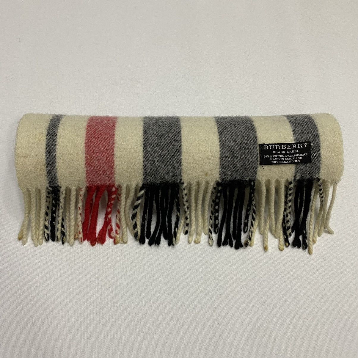 Burberry BURBERRYS SCARF MUFFLER BUR020 Size ONE SIZE - 7 Thumbnail