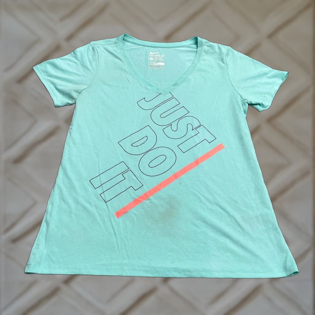 Nike Nike Tee T-Shirt Womens L Green Graphic Print V-Neck Short Sleeve Athletic Casual Shirt Size L / US 10 / IT 46 - 1 Thumbnail