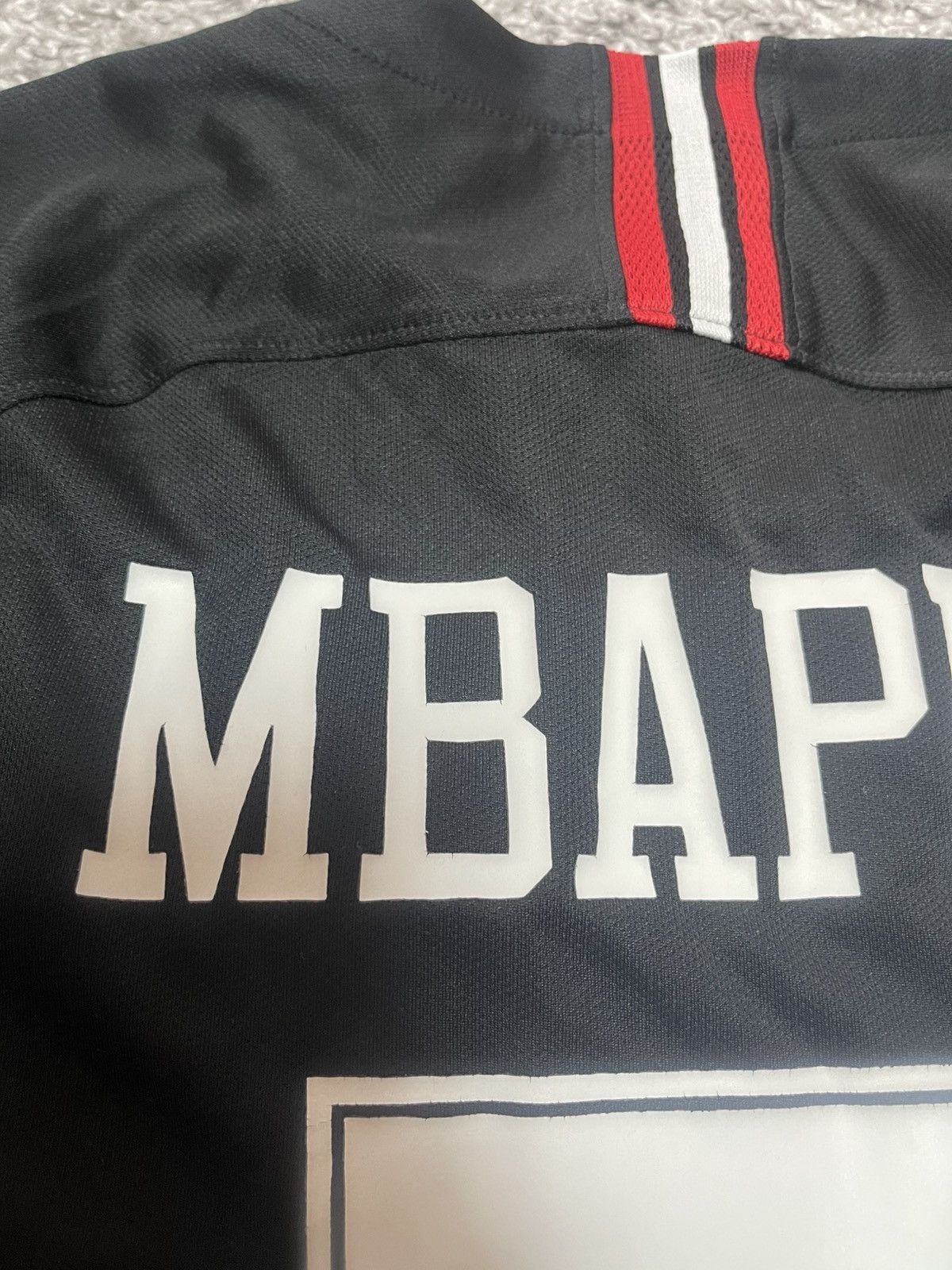 Nike PSG 2018 2019 CUP SHIRT SOCCER JERSEY szS JORDAN DEFECT Size US S / EU 44-46 / 1 - 13 Thumbnail