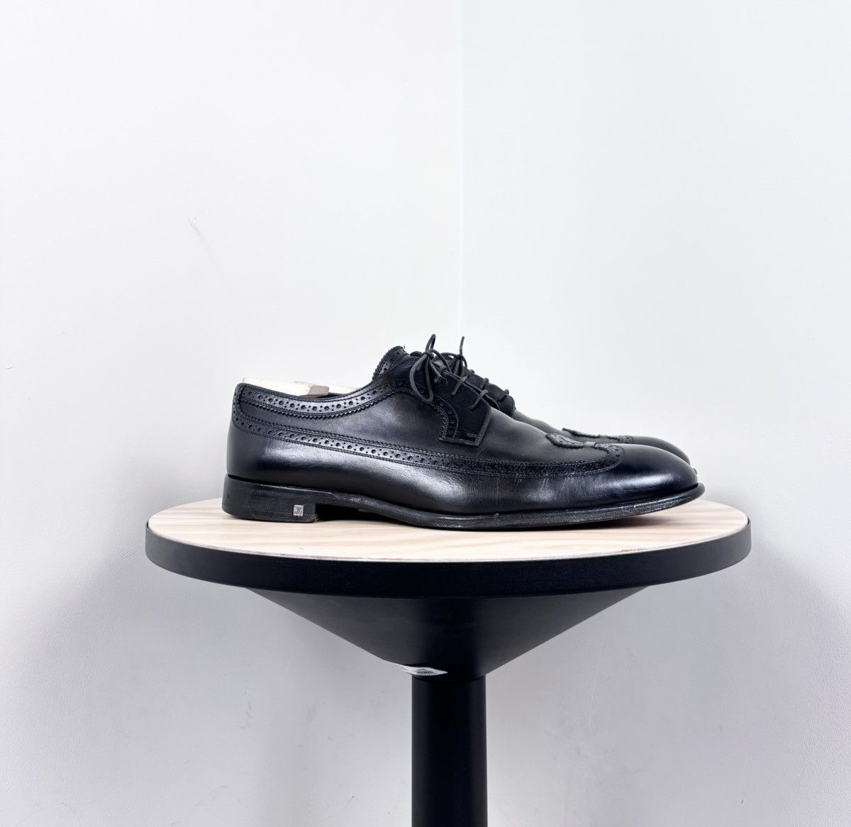 Louis Vuitton Louis Vuitton Men’s Black Leather Wingtip Derby Brogue Shoes Size US 10 / EU 43 - 1 Thumbnail