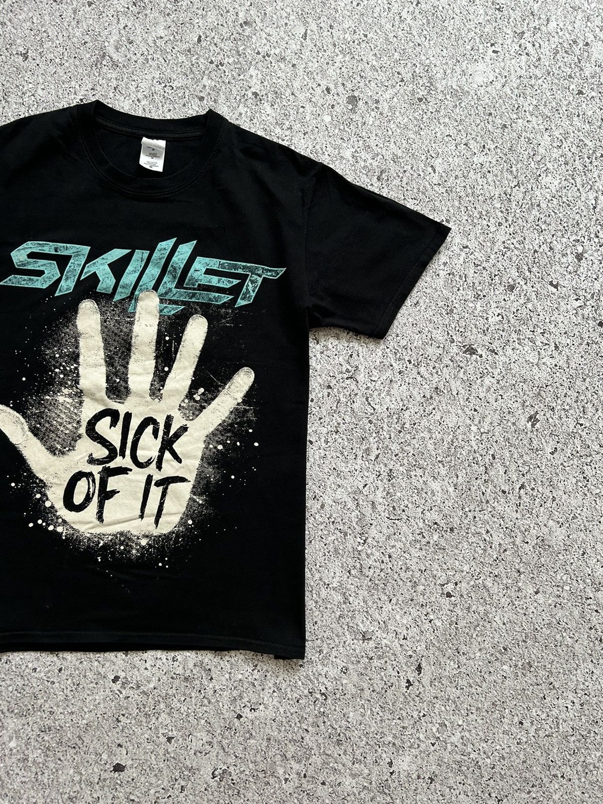 Band Tees Rare Skillet Sick Of It Retro Rock Music T-Shirt Y2K HYPE Size US M / EU 48-50 / 2 - 4 Thumbnail