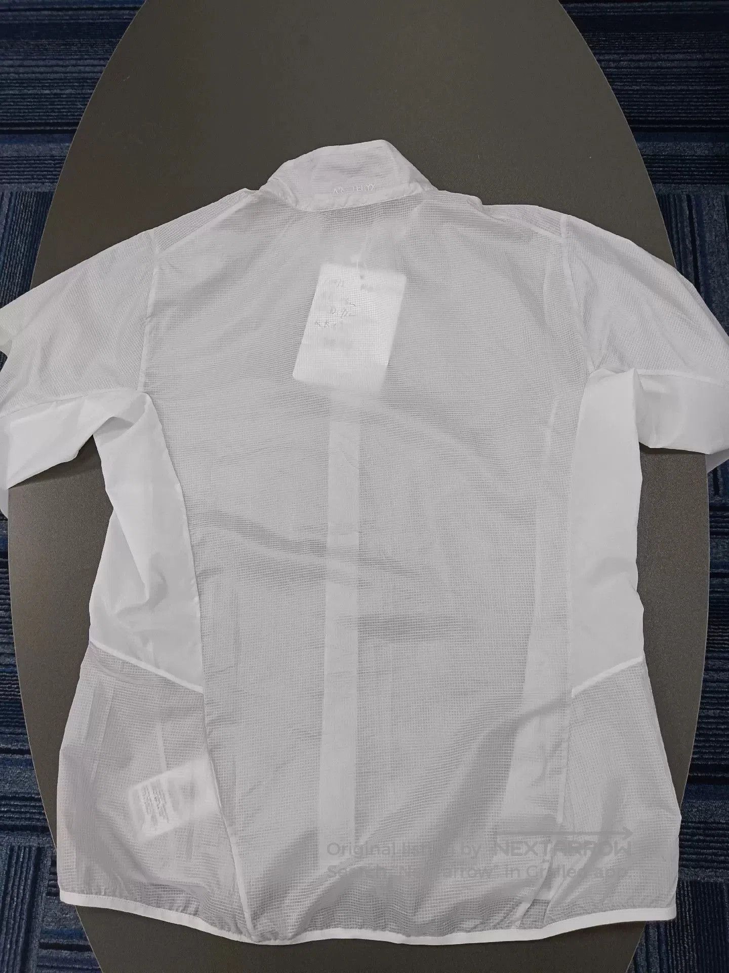 Arc'teryx lightweight breathable white windbreaker jacket. Size S / US 4 / IT 40 - 2 Thumbnail