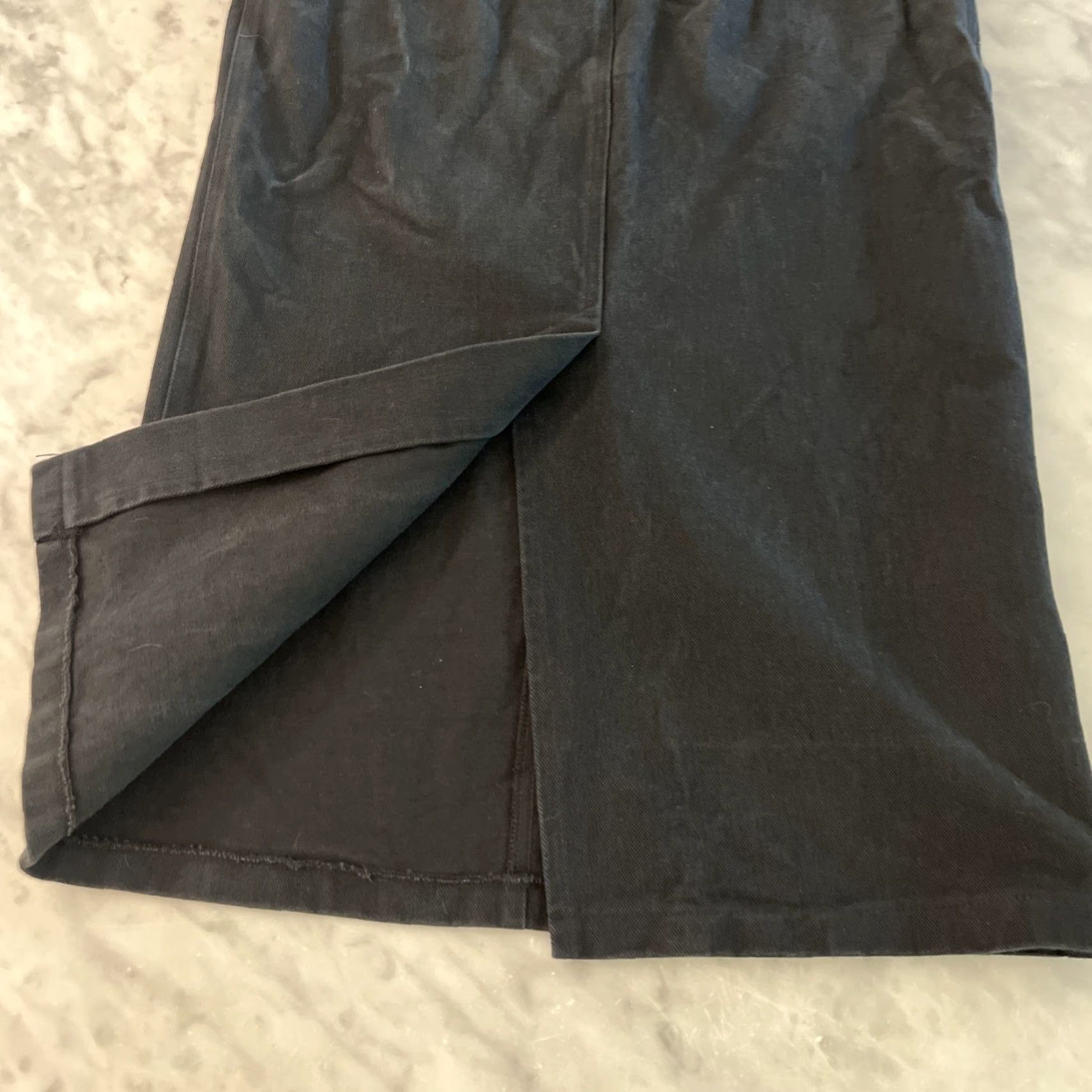 Denime VINTAGE Denum Jeans Black Denim Skirt 5/6 Waist 28 Length 33 Slit Pencil Knee Length Women Size 27" / US 4 / IT 40 - 4 Thumbnail