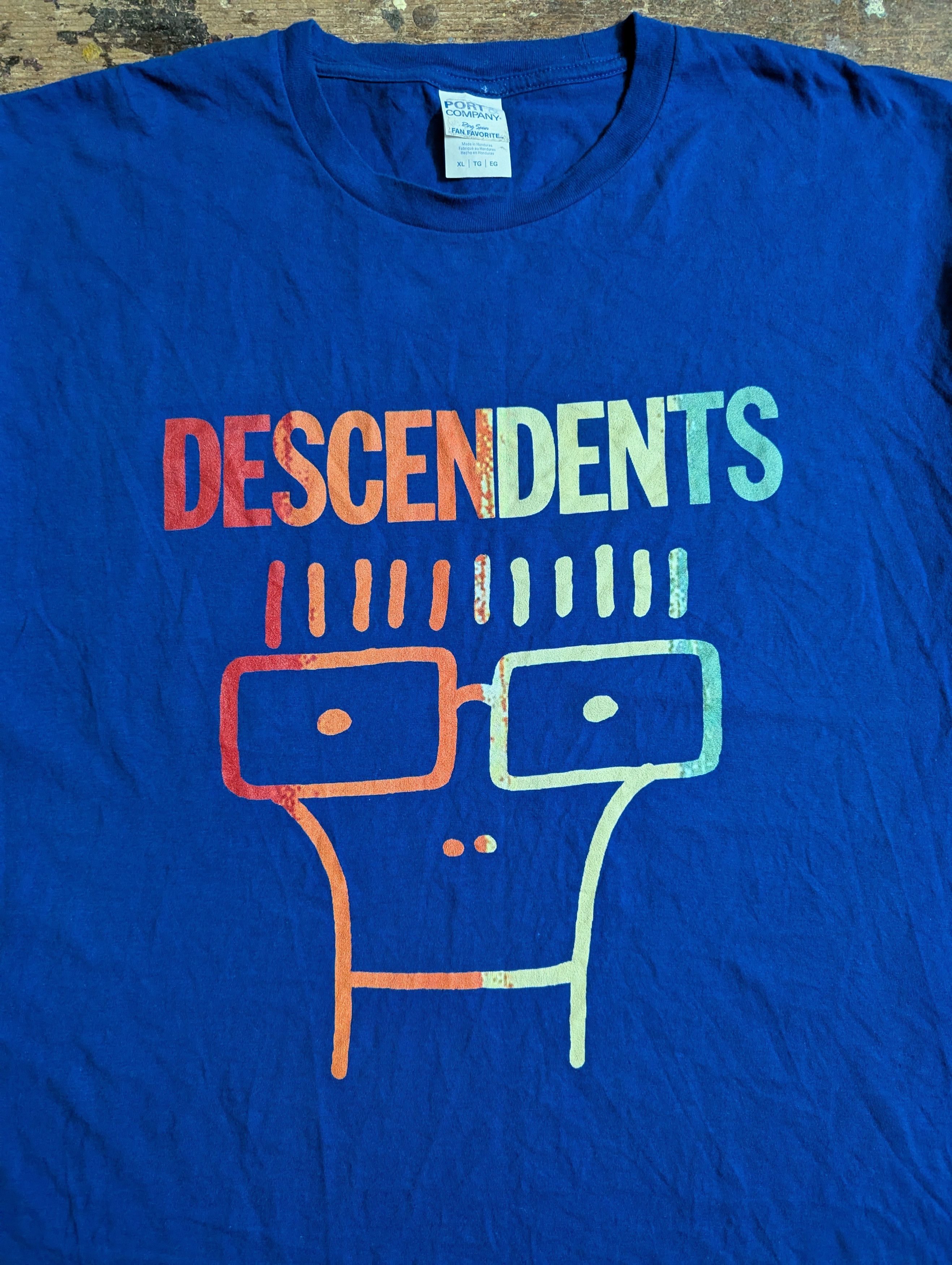 Band Tees 00s Descendants Milo Gradient Logo T Shirt Size US XL / EU 56 / 4 - 2 Thumbnail