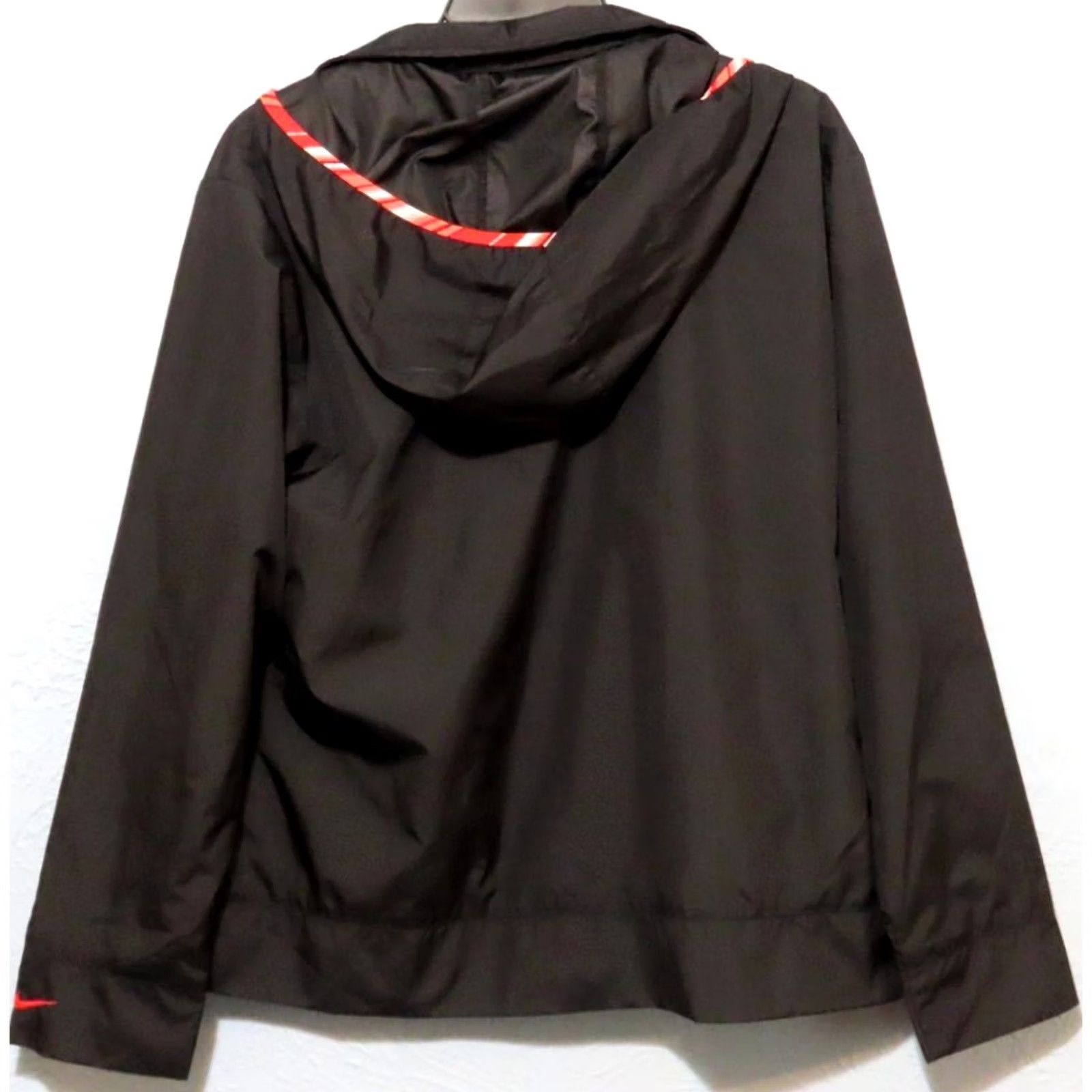 Nike VINTAGE Nike Women's L Black Hooded Jacket Windbreaker Full Zip Running Jogging Activewear Polyester Long Sleeve Regular Fit Solid Mens Womens Size L / US 10 / IT 46 - 7 Thumbnail