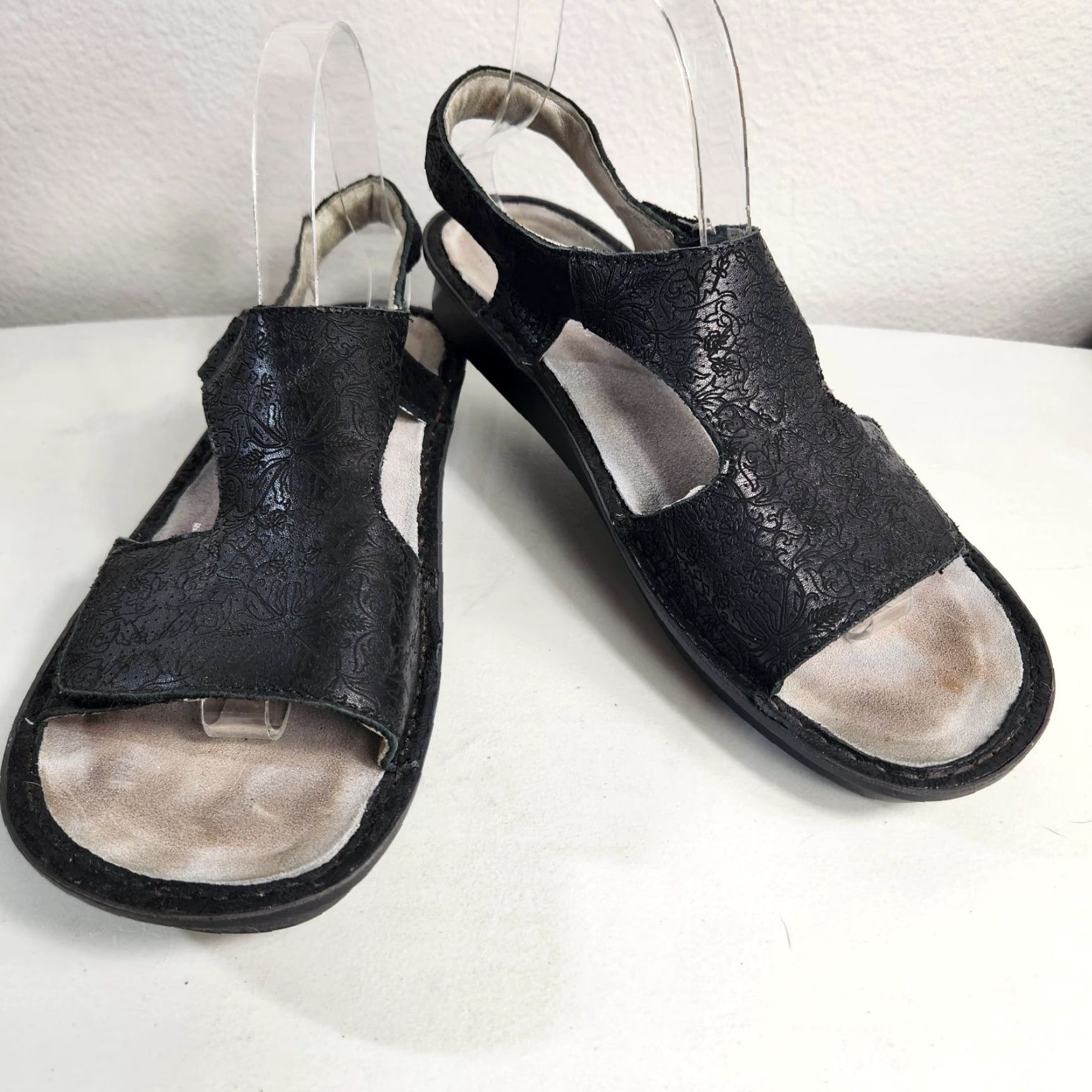 Vintage Alegria Viki Trellis Tooled Black Leather Flat Sandals Women's 40 Casual Bohemian Arch Support Size US 9 / IT 39 - 2 Thumbnail