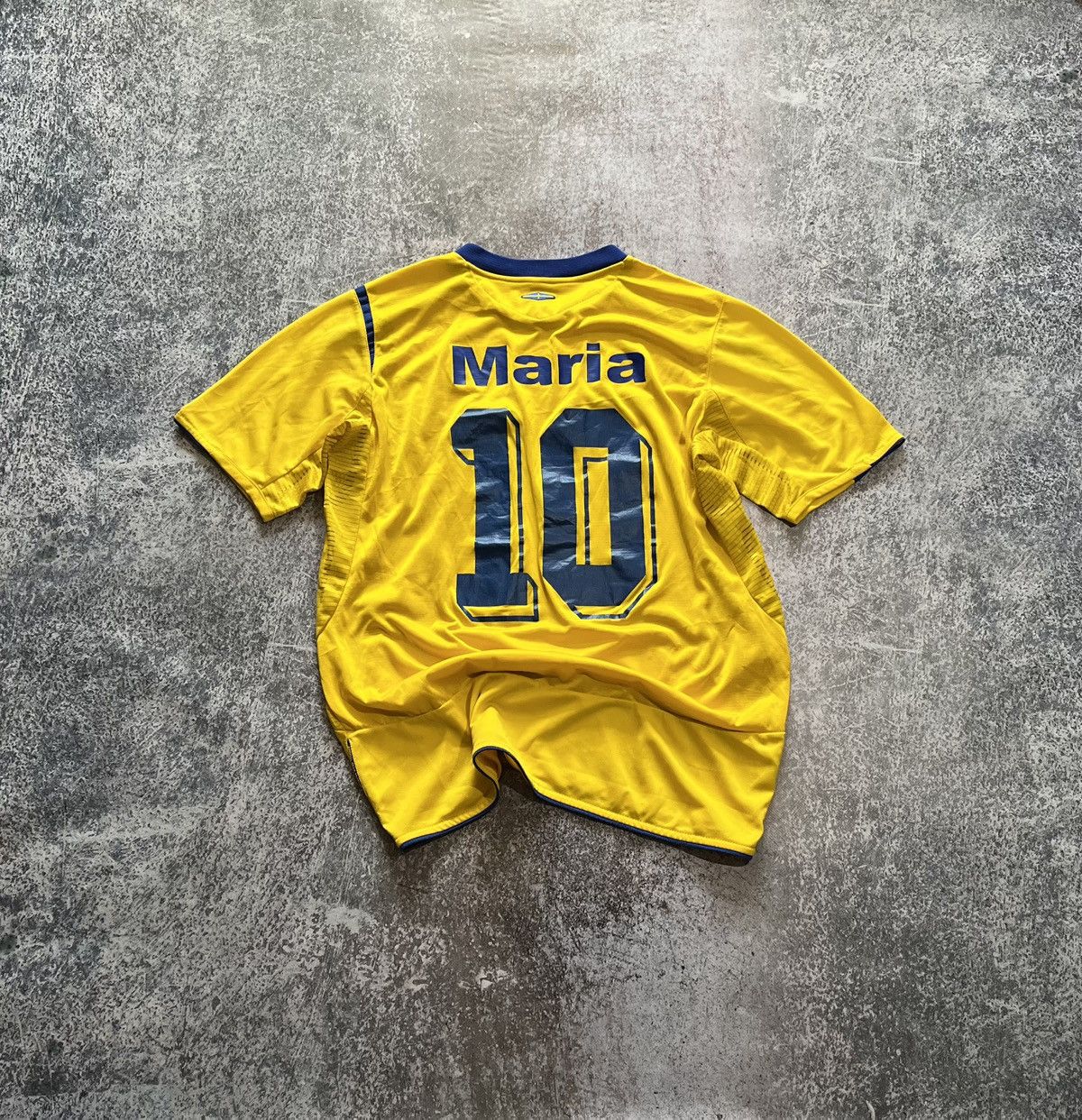 Umbro Sweden Umbro Soccer shirt Jersey 2005-2006 season home🇸🇪 Size US M / EU 48-50 / 2 - 7 Thumbnail
