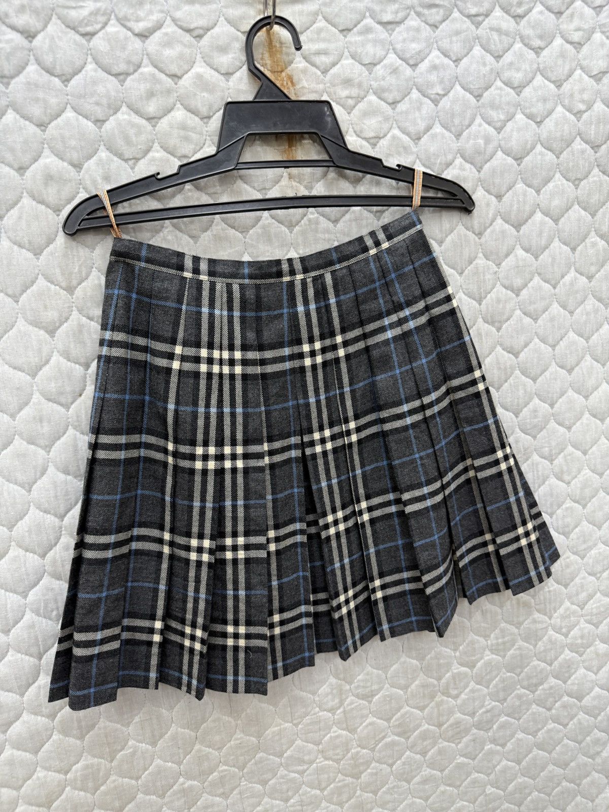 Burberry 🔥🔥🔥STEALS ARCHIVE BURBERRY PLEATED WRAP SKIRTS Size 26" / US 2 / IT 38 - 10 Thumbnail