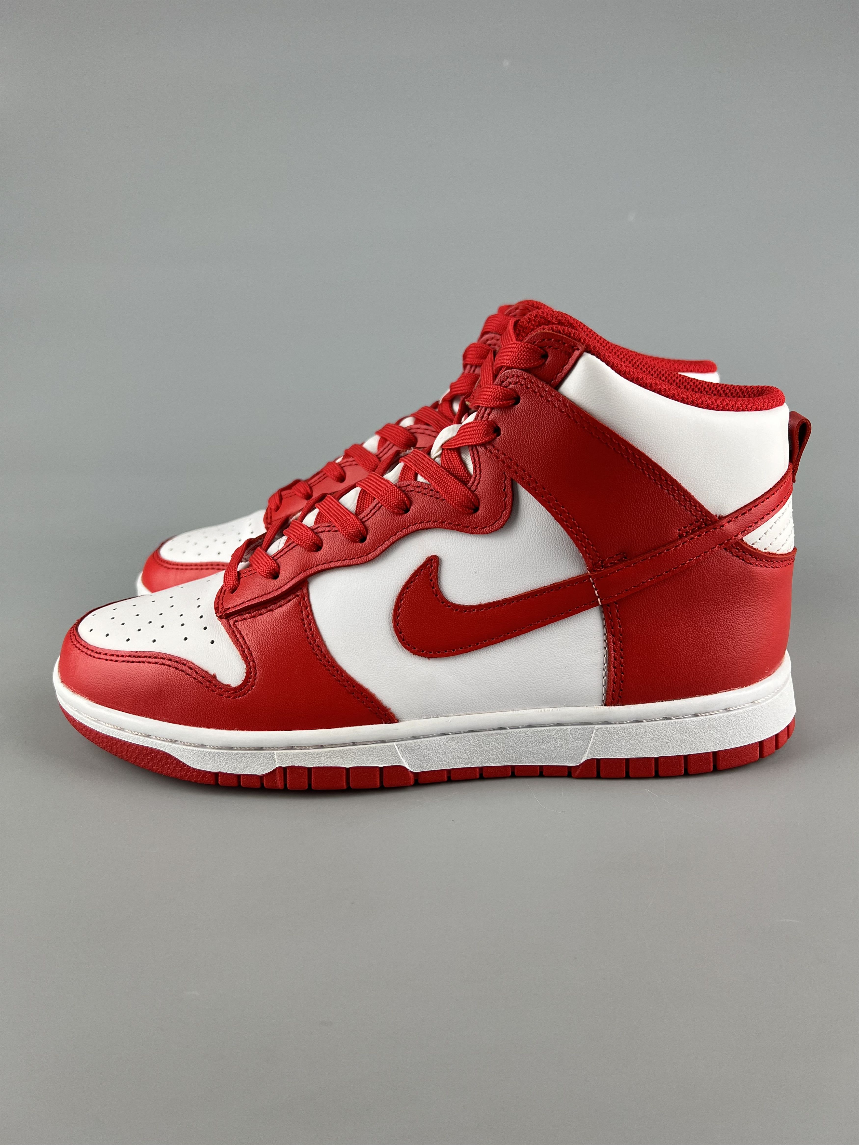 Nike Nike Dunk High Retro University Red White Size US 8.5 / EU 41-42 - 1 Thumbnail